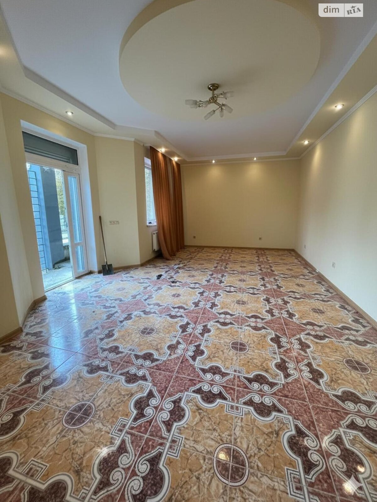 Коммерческое помещение в Ивано-Франковске, продажа по Сорохтея О. улица 24А, район Арсенал, цена: 410 000 долларов за объект фото 1 Коммерческое помещение в Ивано-Франковске, продажа по Сорохтея О. улица 24А, район Арсенал, цена: 410 000 долларов за объект фото 1