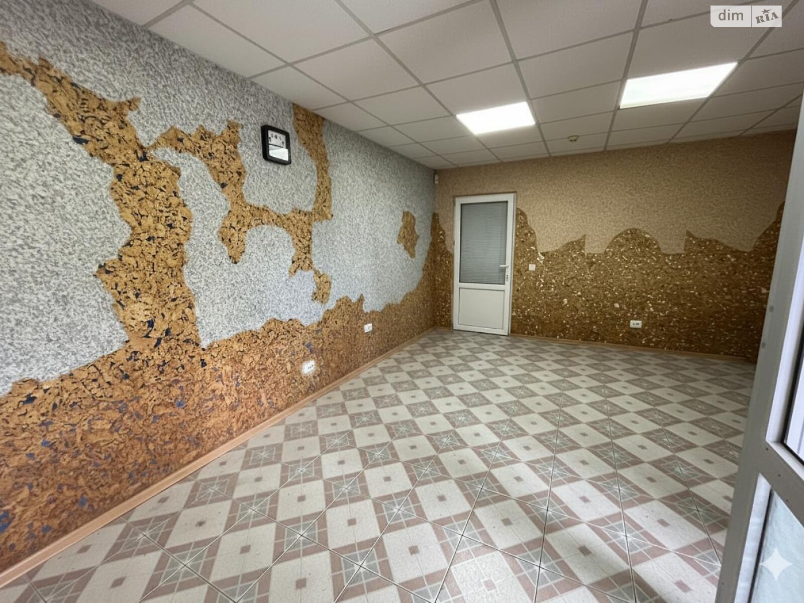 Коммерческое помещение в Ивано-Франковске, продажа по Сорохтея О. улица 24А, район Арсенал, цена: 410 000 долларов за объект фото 1 Коммерческое помещение в Ивано-Франковске, продажа по Сорохтея О. улица 24А, район Арсенал, цена: 410 000 долларов за объект фото 1