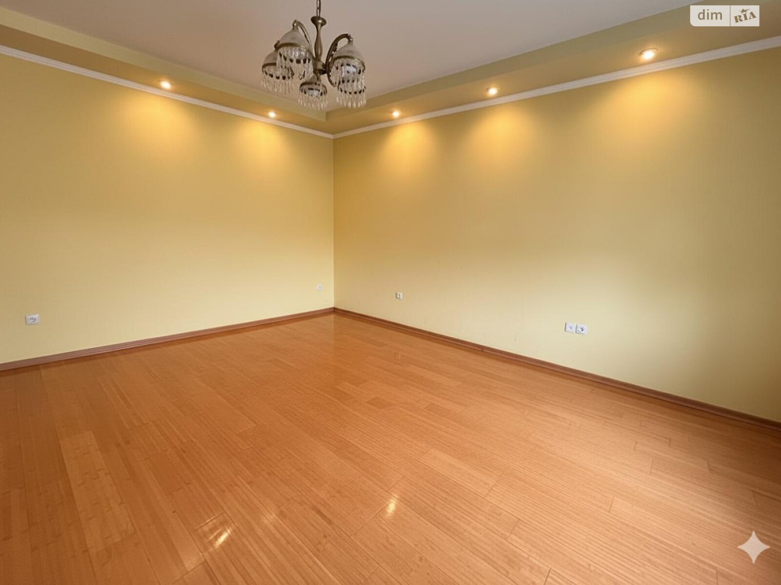 Коммерческое помещение в Ивано-Франковске, продажа по Сорохтея О. улица 24А, район Арсенал, цена: 410 000 долларов за объект фото 1 Коммерческое помещение в Ивано-Франковске, продажа по Сорохтея О. улица 24А, район Арсенал, цена: 410 000 долларов за объект фото 1