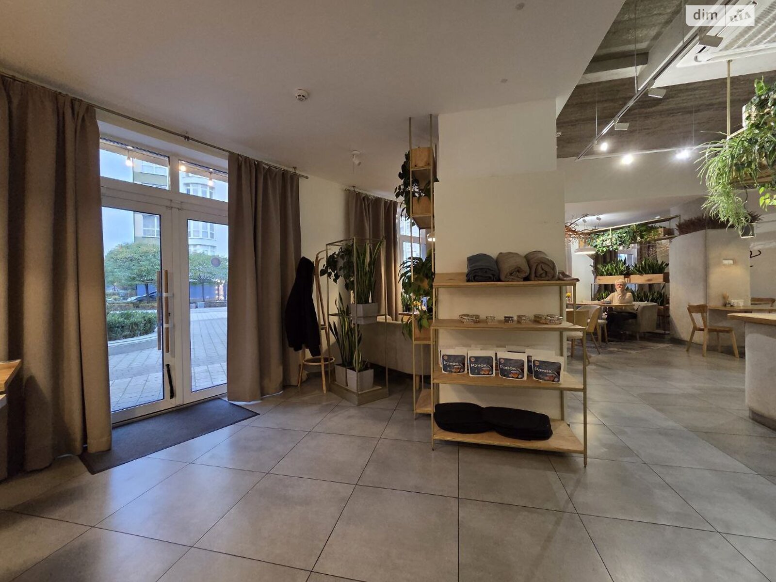 Коммерческое помещение в Ивано-Франковске, продажа по Слободская улица 32, район Бам, цена: 59 500 долларов за объект фото 1 Коммерческое помещение в Ивано-Франковске, продажа по Слободская улица 32, район Бам, цена: 59 500 долларов за объект фото 1