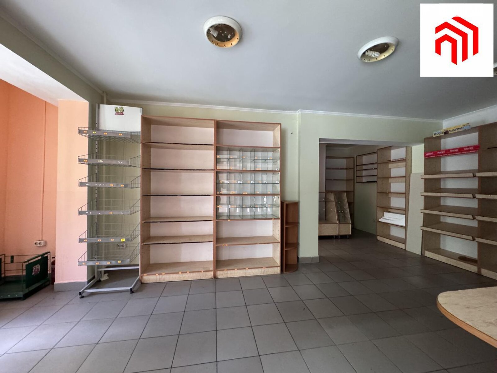 Комерційне приміщення в Івано-Франківську, продаж по Симоненка Василя вулиця, район Каскад, ціна: 50 000 доларів за об’єкт фото 1 Комерційне приміщення в Івано-Франківську, продаж по Симоненка Василя вулиця, район Каскад, ціна: 50 000 доларів за об’єкт фото 1