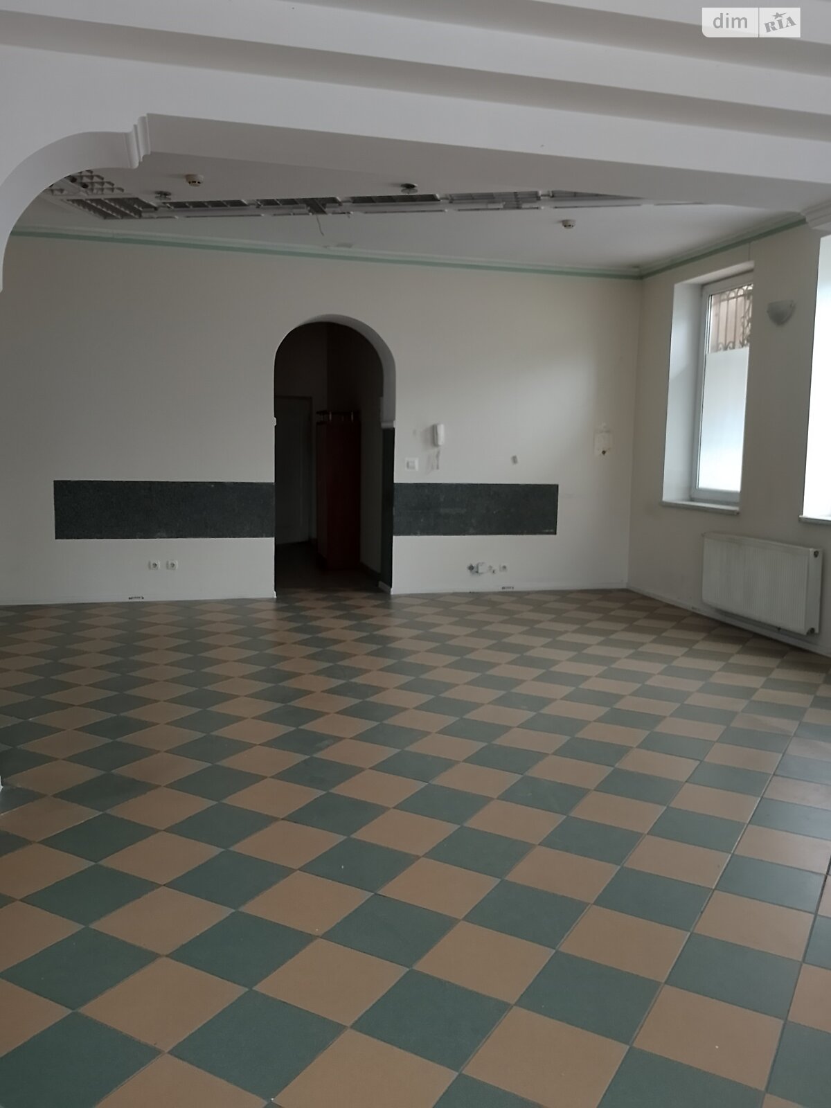 Коммерческое помещение в Ивано-Франковске, продажа по Галицкая улица 60, район Княгинин, цена: 99 500 долларов за объект фото 1 Коммерческое помещение в Ивано-Франковске, продажа по Галицкая улица 60, район Княгинин, цена: 99 500 долларов за объект фото 1