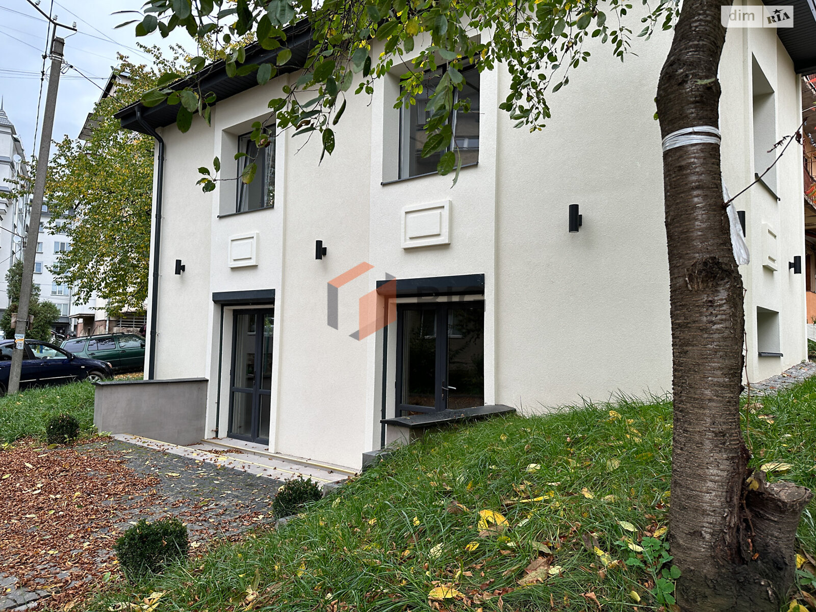 Коммерческое помещение в Ивано-Франковске, продажа по Гетьмана Ивана Мазепы улица, район Центр, цена: 168 000 долларов за объект фото 1 Коммерческое помещение в Ивано-Франковске, продажа по Гетьмана Ивана Мазепы улица, район Центр, цена: 168 000 долларов за объект фото 1