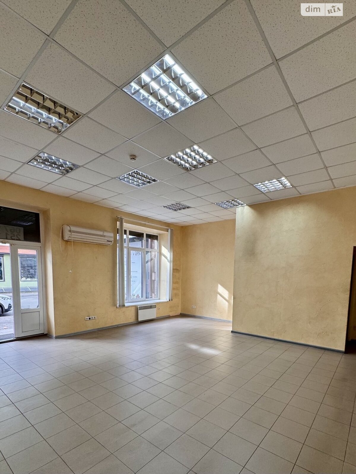 Комерційне приміщення в Івано-Франківську, продаж по Українська вулиця 5, район Центр, ціна: 70 000 доларів за об’єкт фото 1 Комерційне приміщення в Івано-Франківську, продаж по Українська вулиця 5, район Центр, ціна: 70 000 доларів за об’єкт фото 1