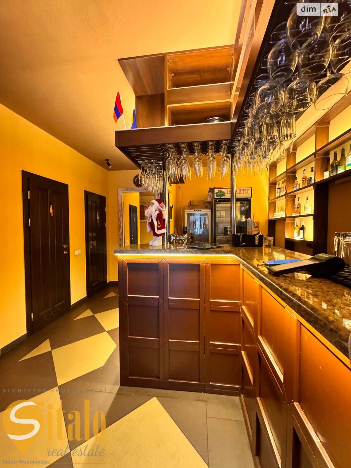 Коммерческое помещение в Ивано-Франковске, продажа по Чорновола 80, район Центр, цена: 65 000 долларов за объект фото 1