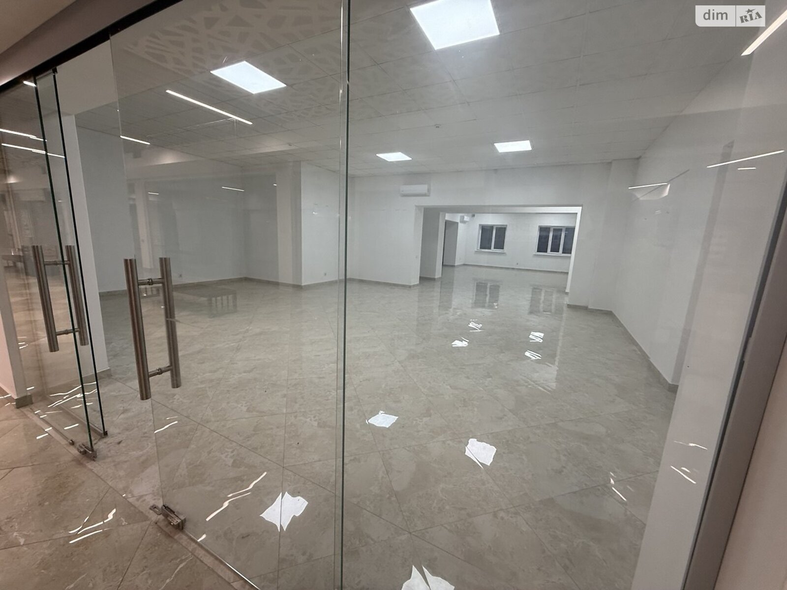 Коммерческое помещение в Ивано-Франковске, продажа по Высочана Семена улица, район Центр, цена: 224 000 долларов за объект фото 1