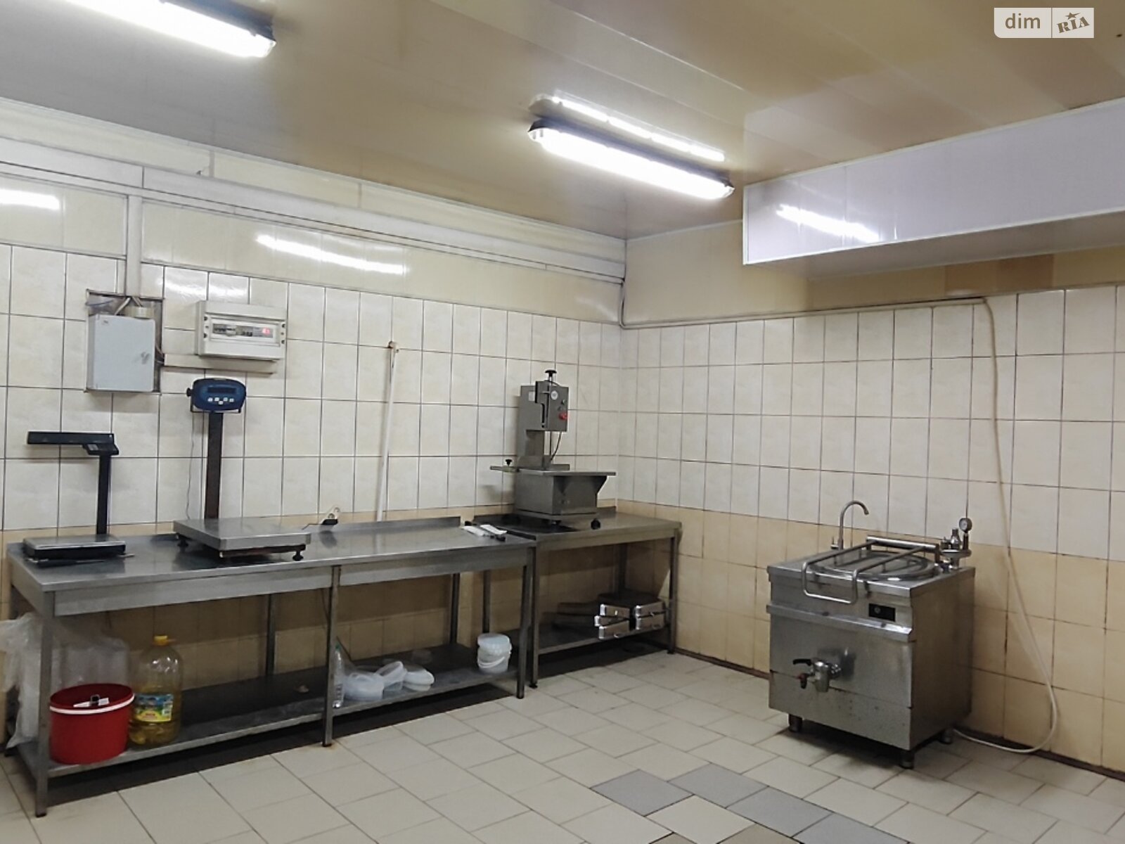 Коммерческое помещение в Житомире, продажа по Бердичивское шоссе, район Музыкальная фабрика, цена: 160 000 долларов за объект фото 1