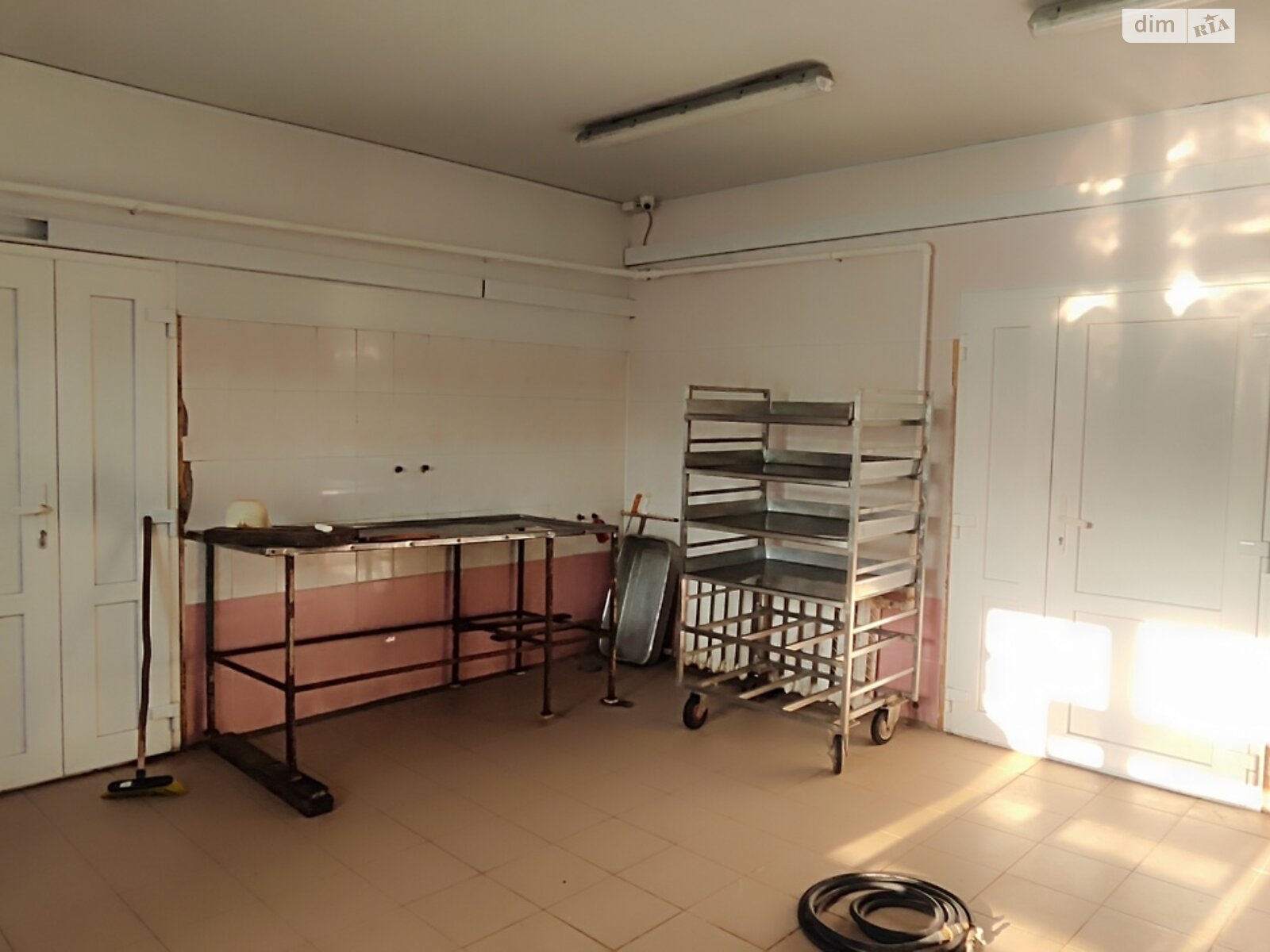 Коммерческое помещение в Житомире, продажа по Бердичивское шоссе, район Музыкальная фабрика, цена: 160 000 долларов за объект фото 1