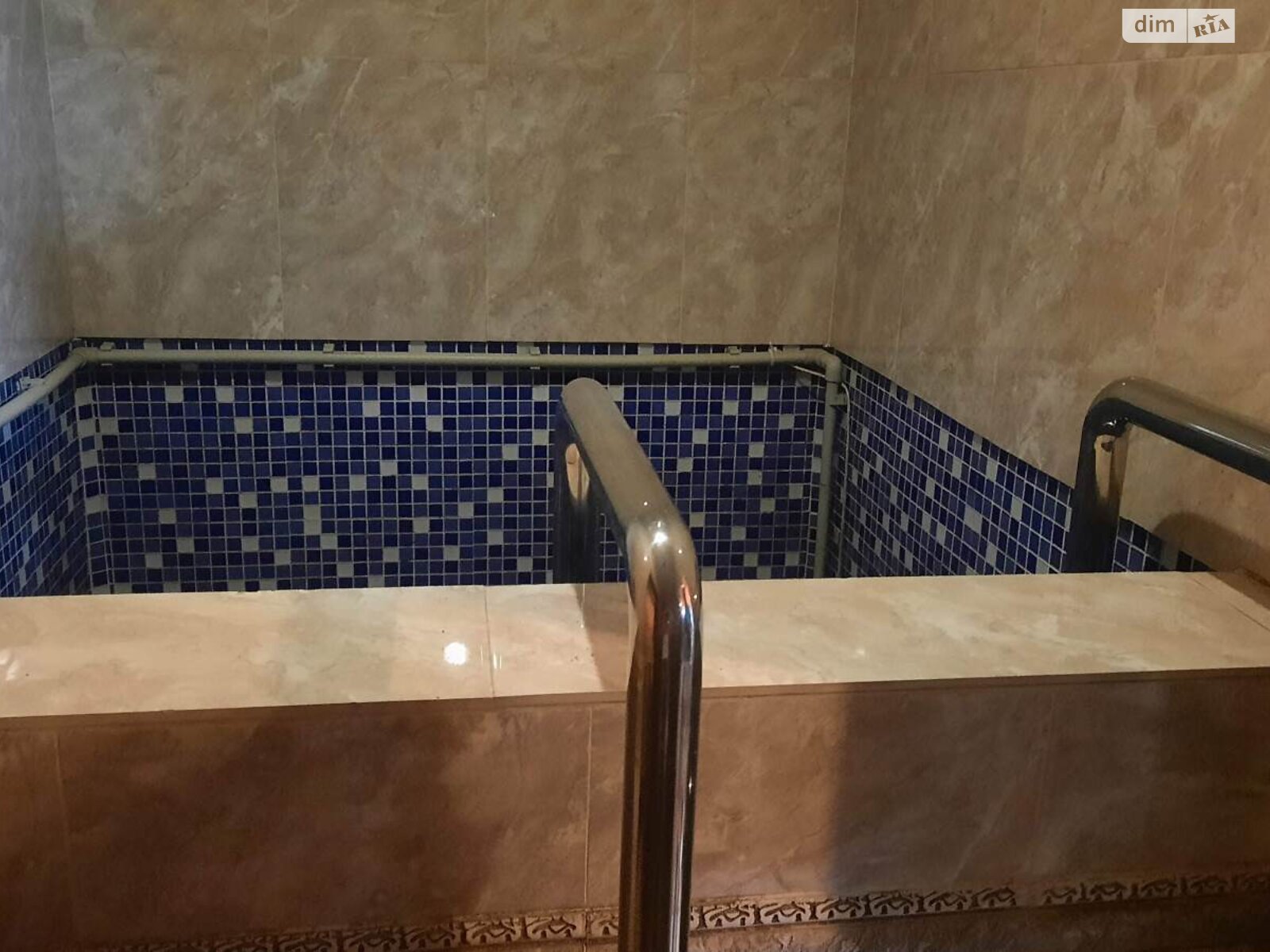 Коммерческое помещение в Жванце, Центральная улица, цена: продажи 250 000 долларов за объект фото 1 Коммерческое помещение в Жванце, Центральная улица, цена продажи: 250 000 долларов за объект фото 1