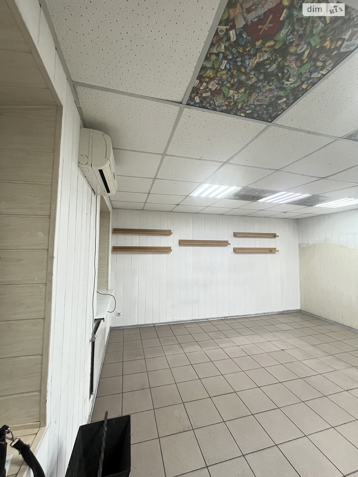 Комерційне приміщення в Кам’янському, продаж по Сергія Слисаренка (Скаліка) вулиця 2/34, район Заводський, ціна: 23 000 доларів за об’єкт фото 1 Комерційне приміщення в Кам’янському, продаж по Сергія Слисаренка (Скаліка) вулиця 2/34, район Заводський, ціна: 23 000 доларів за об’єкт фото 1