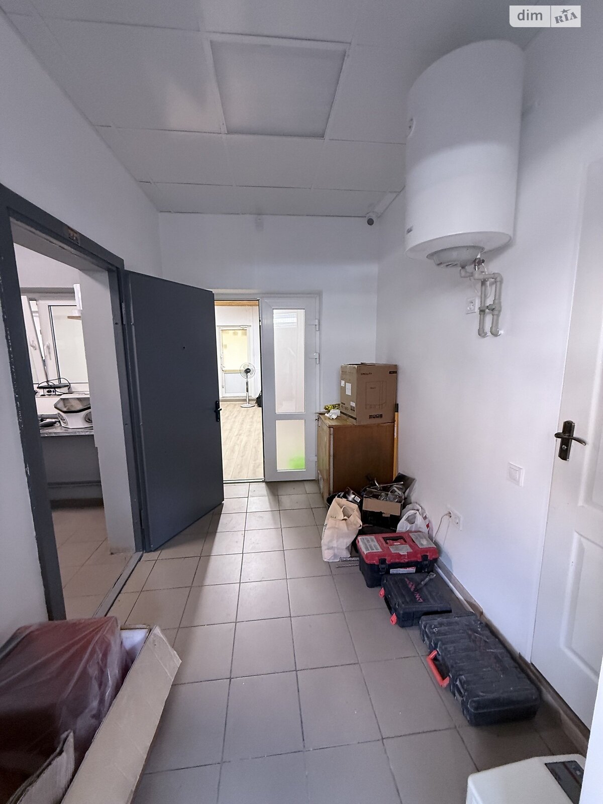 Комерційне приміщення в Києві, продаж по Гната Юри вулиця 7, район Борщагівка, ціна: 69 900 доларів за об’єкт фото 1 Комерційне приміщення в Києві, продаж по Гната Юри вулиця 7, район Борщагівка, ціна: 69 900 доларів за об’єкт фото 1