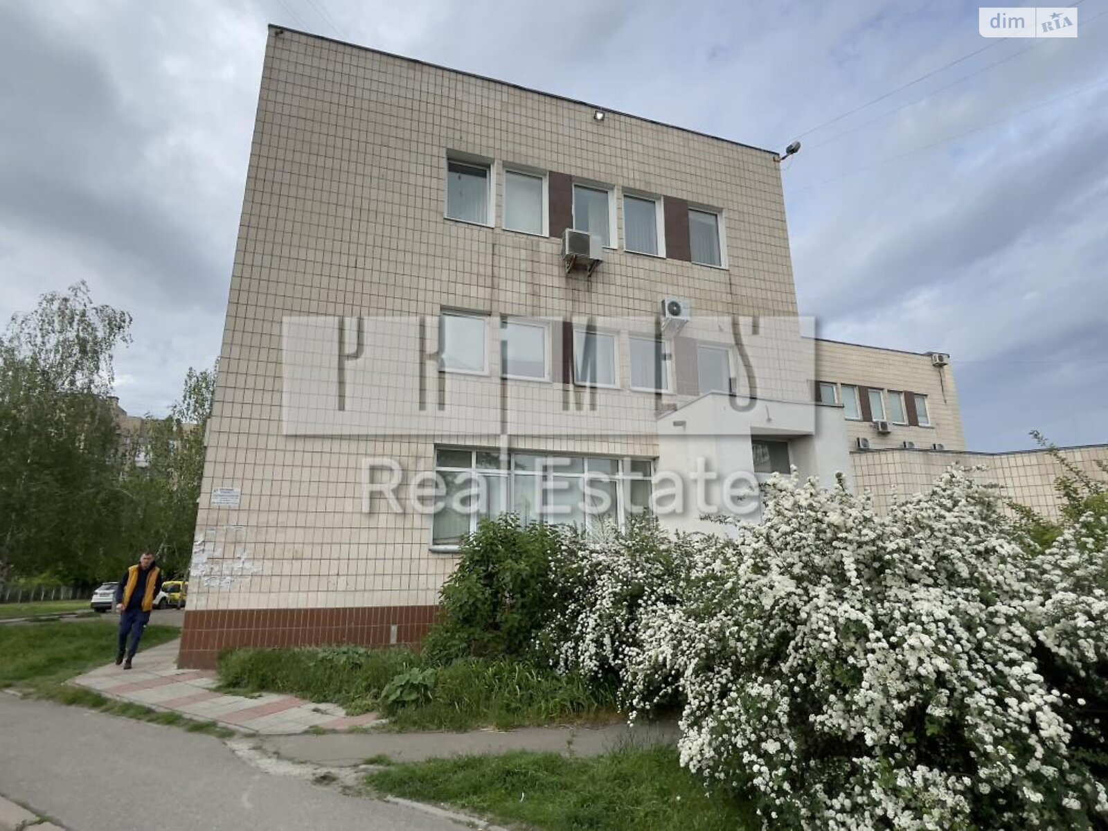 Коммерческое помещение в Киеве, продажа по Симиренко улица, район Борщаговка, цена: 1 200 000 долларов за объект фото 1 Коммерческое помещение в Киеве, продажа по Симиренко улица, район Борщаговка, цена: 1 200 000 долларов за объект фото 1
