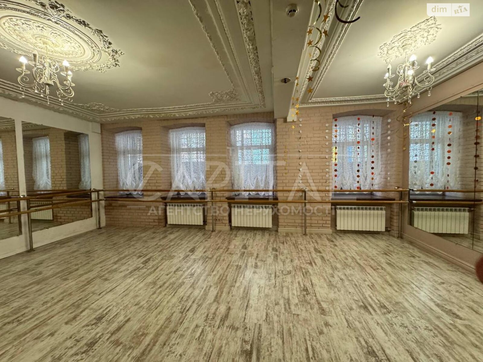 Комерційне приміщення в Києві, продаж по Шота Руставелі вулиця 30Б, район Черепанова гора, ціна: 430 000 доларів за об’єкт фото 1 Комерційне приміщення в Києві, продаж по Шота Руставелі вулиця 30Б, район Черепанова гора, ціна: 430 000 доларів за об’єкт фото 1