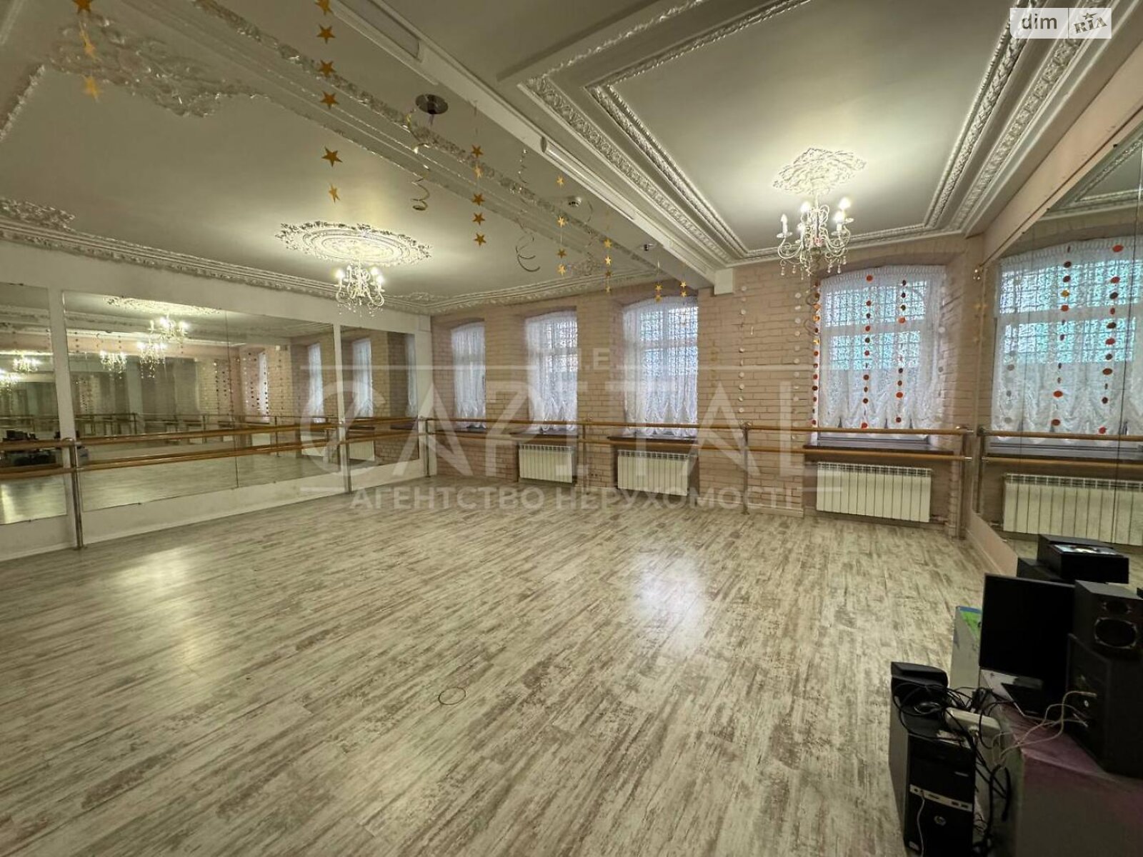 Комерційне приміщення в Києві, продаж по Шота Руставелі вулиця 30Б, район Черепанова гора, ціна: 430 000 доларів за об’єкт фото 1 Комерційне приміщення в Києві, продаж по Шота Руставелі вулиця 30Б, район Черепанова гора, ціна: 430 000 доларів за об’єкт фото 1