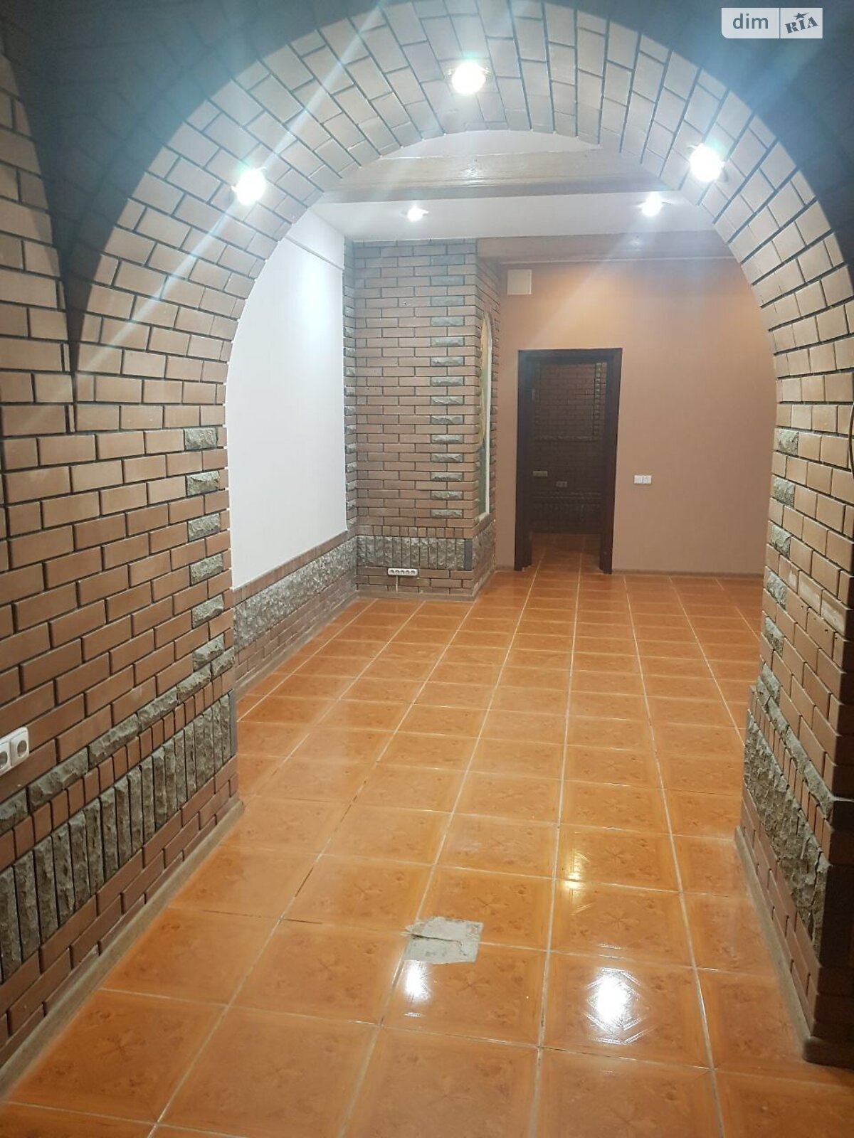 Комерційне приміщення в Києві, продаж по Василя Тютюнника вулиця 5, район Черепанова гора, ціна: 150 000 доларів за об’єкт фото 1 Комерційне приміщення в Києві, продаж по Василя Тютюнника вулиця 5, район Черепанова гора, ціна: 150 000 доларів за об’єкт фото 1
