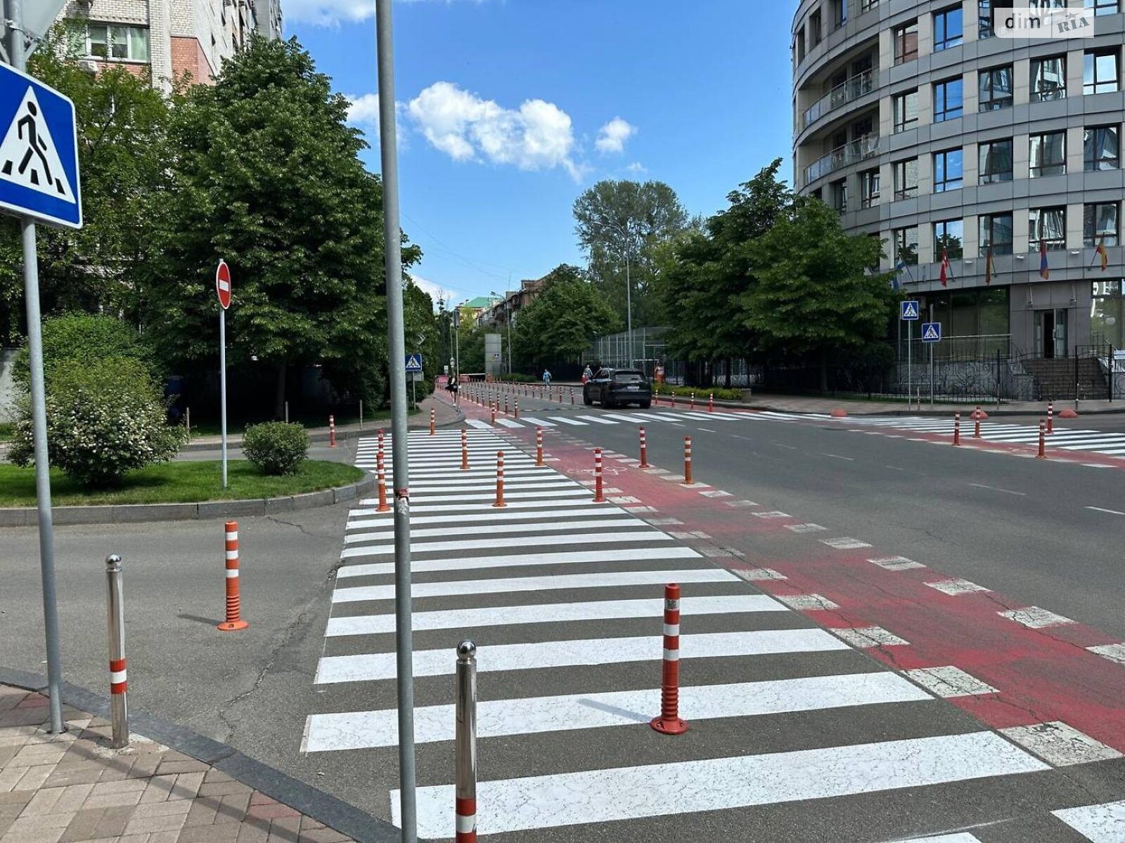 Комерційне приміщення в Києві, продаж по Андрія Верхогляда (Драгомирова) вулиця 12, район Чорна Гора, ціна: 1 270 000 доларів за об’єкт фото 1