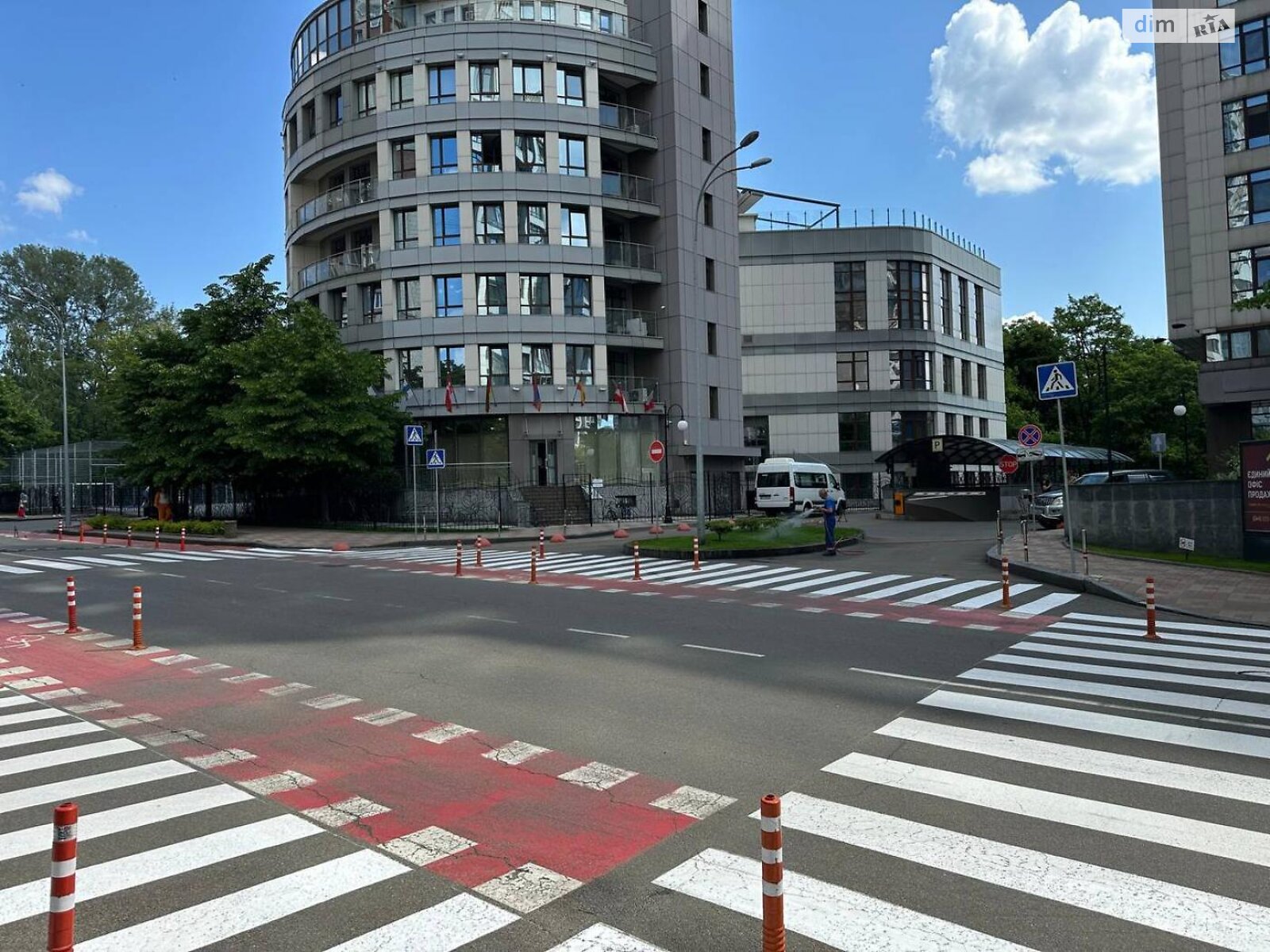 Комерційне приміщення в Києві, продаж по Андрія Верхогляда (Драгомирова) вулиця 12, район Чорна Гора, ціна: 1 270 000 доларів за об’єкт фото 1