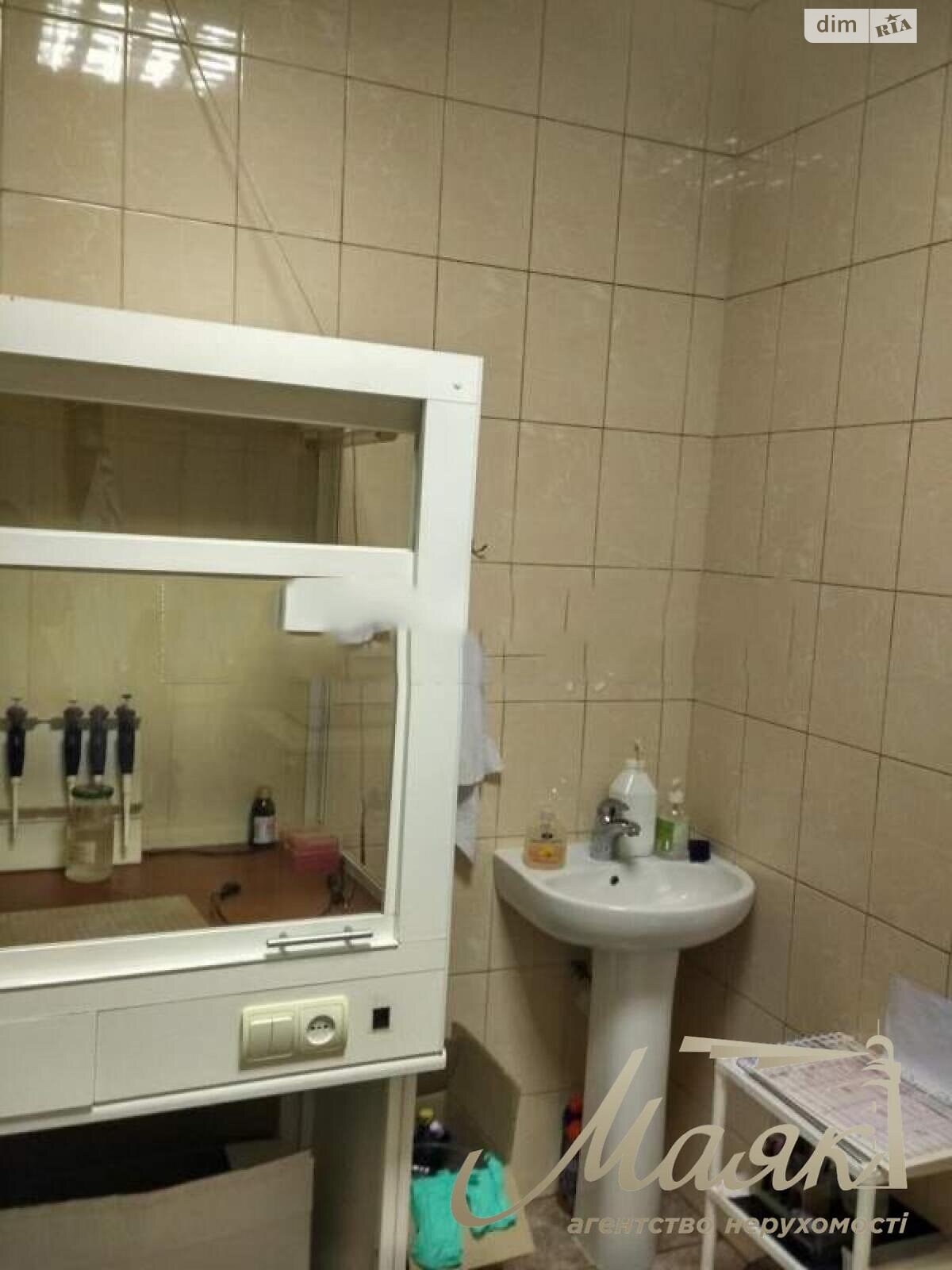 Коммерческое помещение в Киеве, продажа по Михаила Бойчука улица 18, район Черная Гора, цена: 245 000 долларов за объект фото 1 Коммерческое помещение в Киеве, продажа по Михаила Бойчука улица 18, район Черная Гора, цена: 245 000 долларов за объект фото 1