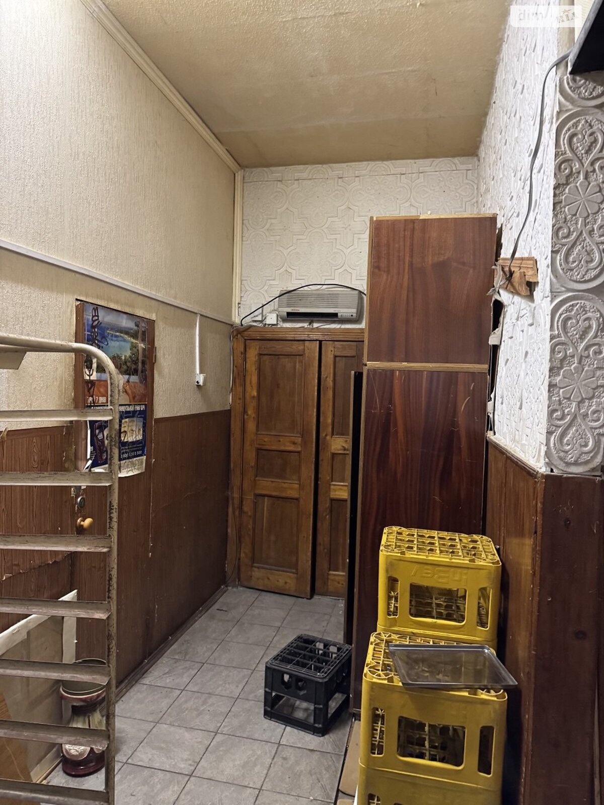 Коммерческое помещение в Киеве, продажа по Святославская улица 15, район Чоколовка, цена: 85 000 долларов за объект фото 1 Коммерческое помещение в Киеве, продажа по Святославская улица 15, район Чоколовка, цена: 85 000 долларов за объект фото 1