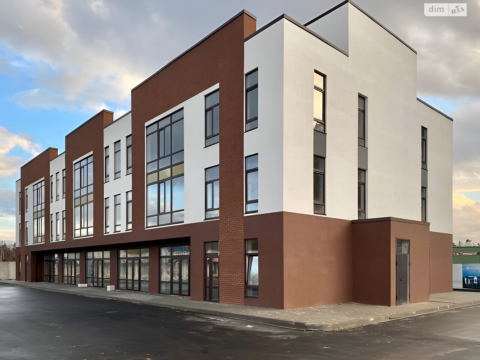 Коммерческое помещение в Киеве, продажа по Братиславская улица, район Деснянский, цена: 165 000 долларов за объект фото 1 Коммерческое помещение в Киеве, продажа по Братиславская улица, район Деснянский, цена: 165 000 долларов за объект фото 1