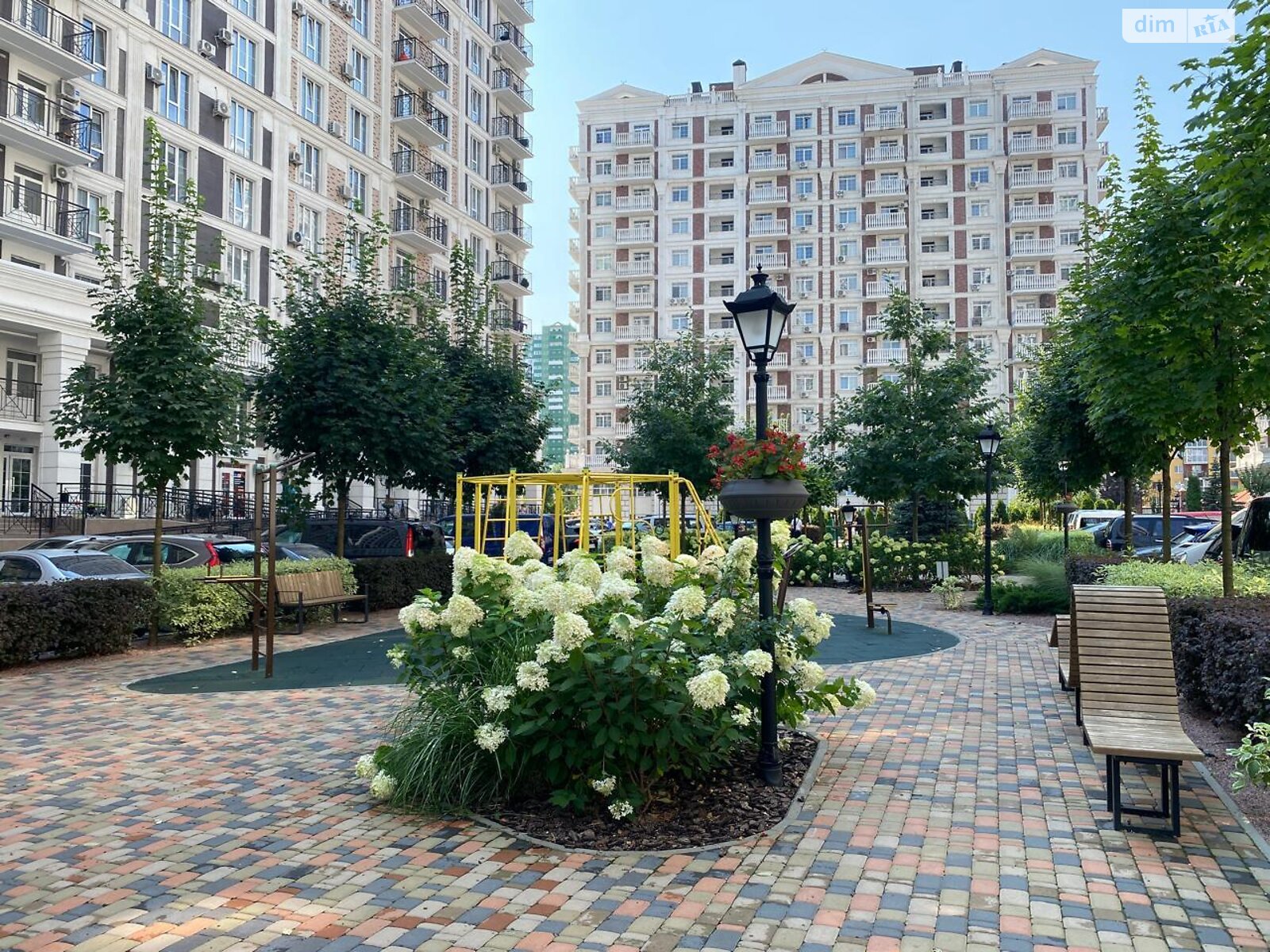 Коммерческое помещение в Киеве, продажа по Михаила Максимовича улица 26В, район Голосеев, цена: 650 000 долларов за объект фото 1 Коммерческое помещение в Киеве, продажа по Михаила Максимовича улица 26В, район Голосеев, цена: 650 000 долларов за объект фото 1