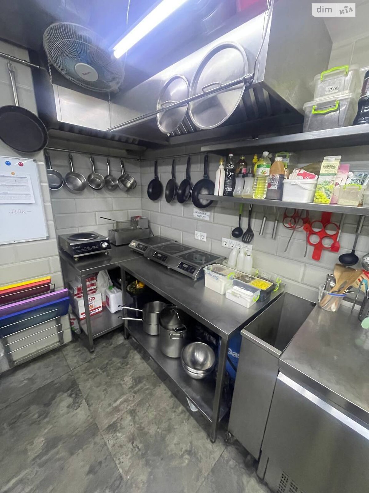 Комерційне приміщення в Києві, продаж по Михайла Максимовича вулиця 24Б, район Голосіїв, ціна: 320 000 доларів за об’єкт фото 1 Комерційне приміщення в Києві, продаж по Михайла Максимовича вулиця 24Б, район Голосіїв, ціна: 320 000 доларів за об’єкт фото 1