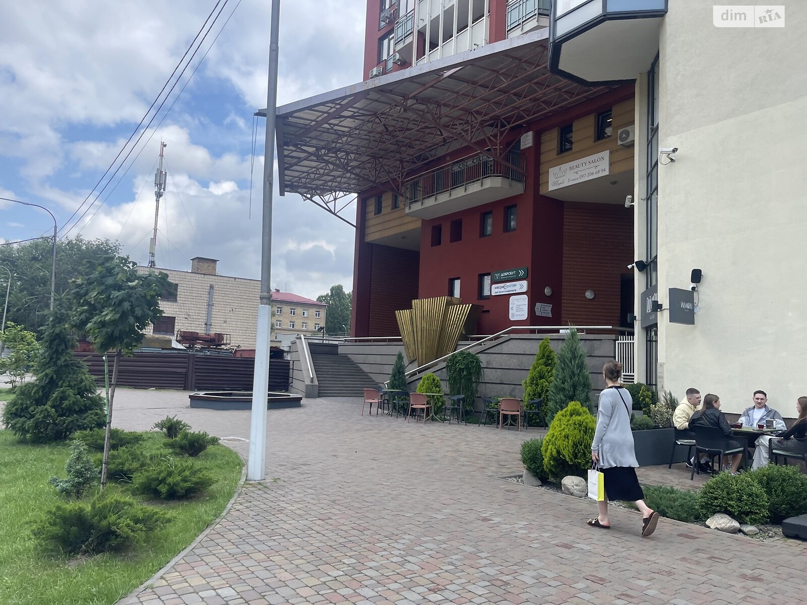 Комерційне приміщення в Києві, продаж по Юлії Здановської (Михайла Ломоносова) вулиця 71Г, район Голосіїв, ціна: 35 000 доларів за об’єкт фото 1 Комерційне приміщення в Києві, продаж по Юлії Здановської (Михайла Ломоносова) вулиця 71Г, район Голосіїв, ціна: 35 000 доларів за об’єкт фото 1