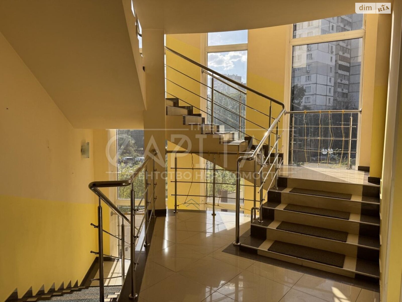 Комерційне приміщення в Києві, продаж по Польова вулиця 61, район Караваєві Дачі, ціна: 1 675 000 доларів за об’єкт фото 1