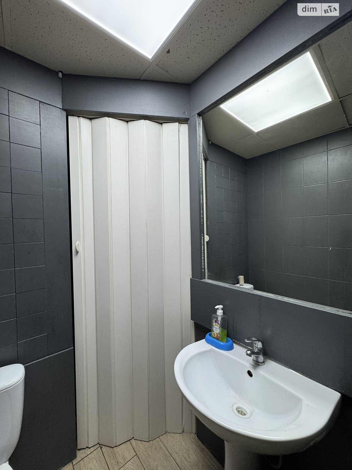 Коммерческое помещение в Киеве, продажа по Конча-Заспинская (Генерала Матыкина) улица 12, район Конча-Заспа, цена: 50 000 долларов за объект фото 1