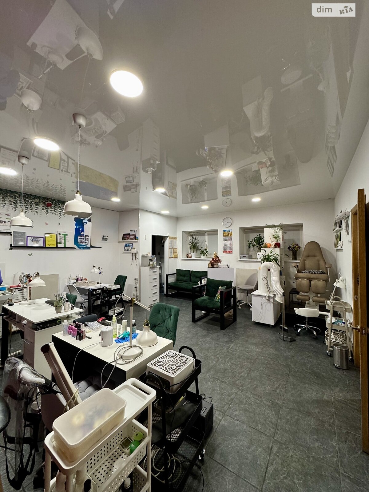 Коммерческое помещение в Киеве, продажа по Конча-Заспинская (Генерала Матыкина) улица, район Конча-Заспа, цена: 72 000 долларов за объект фото 1