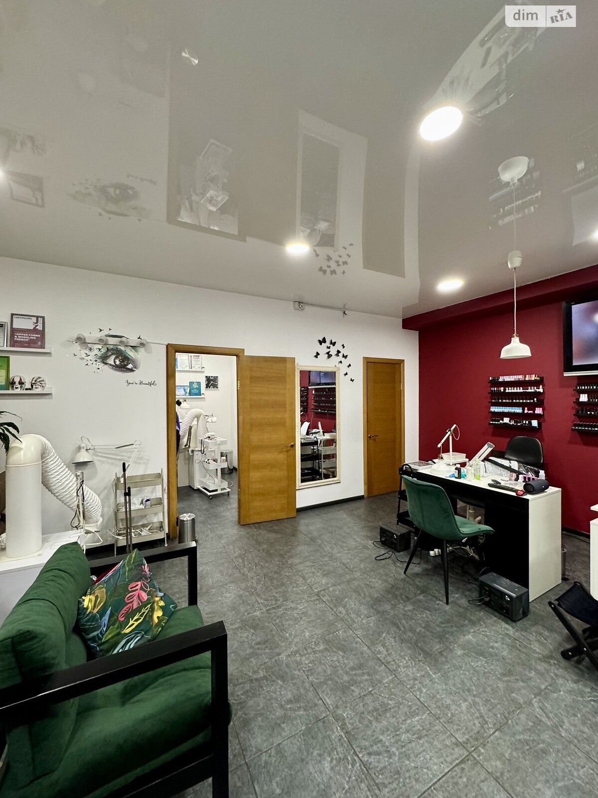 Коммерческое помещение в Киеве, продажа по Конча-Заспинская (Генерала Матыкина) улица, район Конча-Заспа, цена: 72 000 долларов за объект фото 1