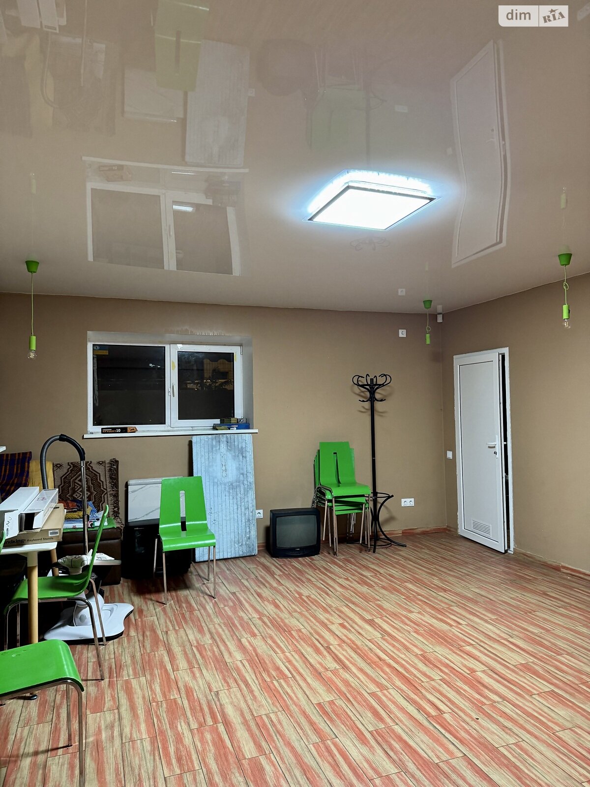 Коммерческое помещение в Киеве, продажа по Конча-Заспинская (Генерала Матыкина) улица 12, район Конча-Заспа, цена: 85 000 долларов за объект фото 1 Коммерческое помещение в Киеве, продажа по Конча-Заспинская (Генерала Матыкина) улица 12, район Конча-Заспа, цена: 85 000 долларов за объект фото 1