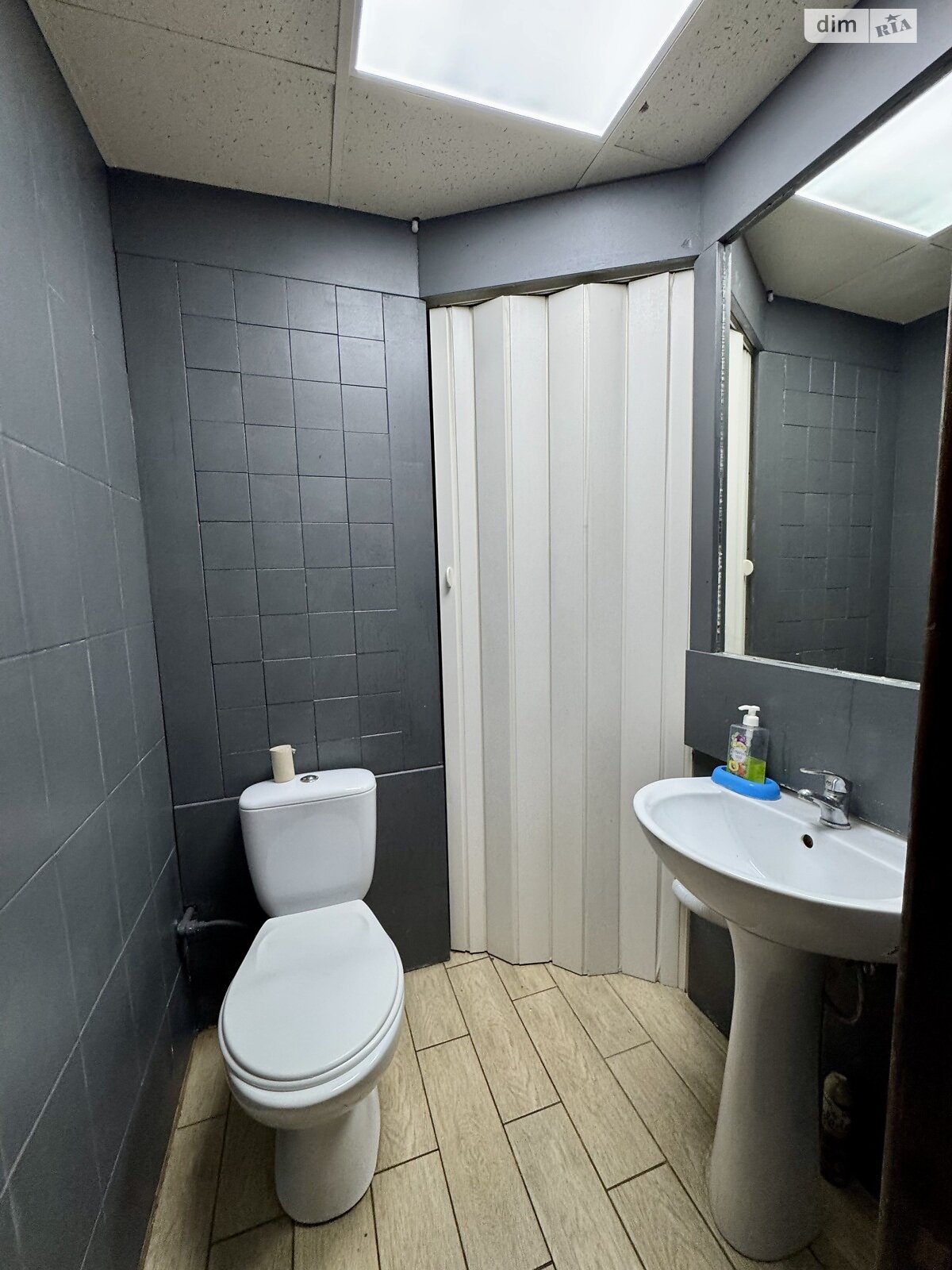 Коммерческое помещение в Киеве, продажа по Конча-Заспинская (Генерала Матыкина) улица 12, район Конча-Заспа, цена: 85 000 долларов за объект фото 1 Коммерческое помещение в Киеве, продажа по Конча-Заспинская (Генерала Матыкина) улица 12, район Конча-Заспа, цена: 85 000 долларов за объект фото 1