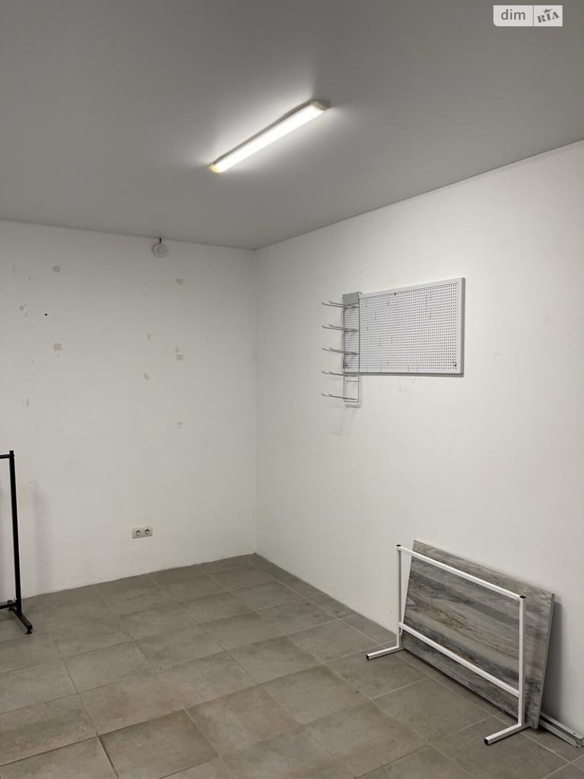 Коммерческое помещение в Киеве, продажа по Конча-Заспинская (Генерала Матыкина) улица 12, район Конча-Заспа, цена: 65 000 долларов за объект фото 1