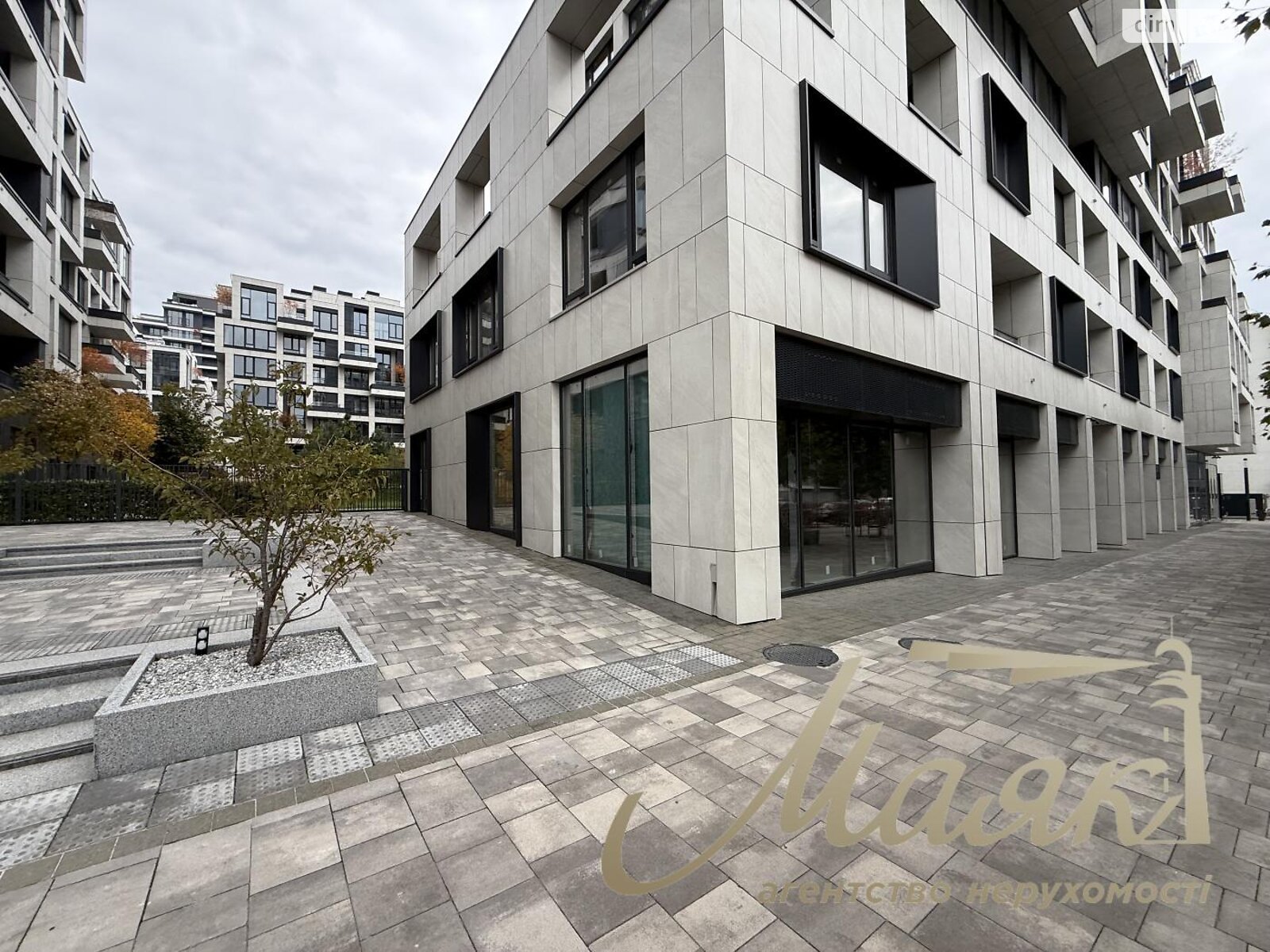 Коммерческое помещение в Киеве, продажа по Гарета Джонса (Семьи Хохловых) улица, район Лукьяновка, цена: 1 355 000 долларов за объект фото 1 Коммерческое помещение в Киеве, продажа по Гарета Джонса (Семьи Хохловых) улица, район Лукьяновка, цена: 1 355 000 долларов за объект фото 1