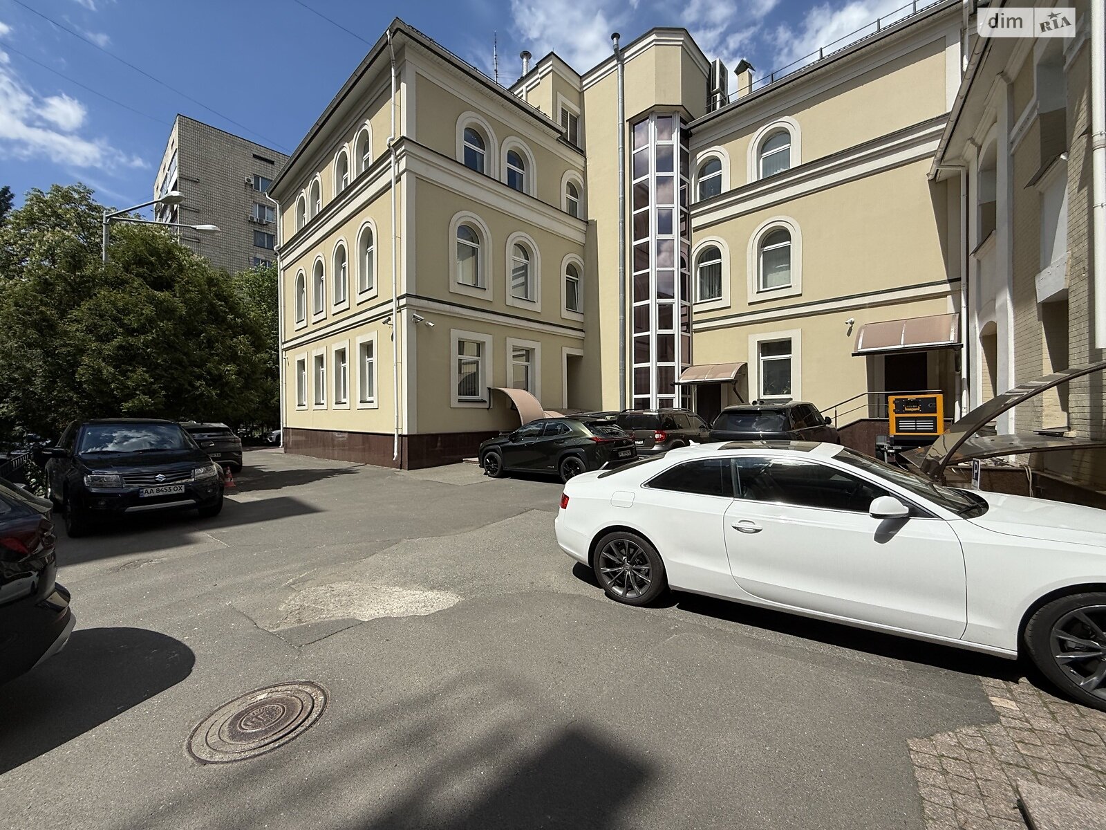 Коммерческое помещение в Киеве, продажа по Сечевых Стрельцов (Артема) улица 26Б, район Лукьяновка, цена: 820 000 долларов за объект фото 1 Коммерческое помещение в Киеве, продажа по Сечевых Стрельцов (Артема) улица 26Б, район Лукьяновка, цена: 820 000 долларов за объект фото 1