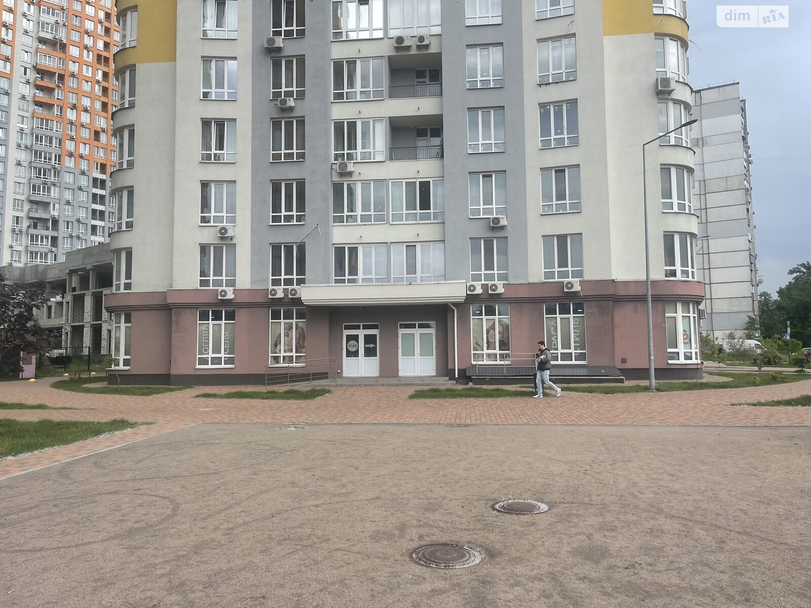 Комерційне приміщення в Києві, продаж по Каховська вулиця 56, район Микільська Слобідка, ціна: 882 600 доларів за об’єкт фото 1 Комерційне приміщення в Києві, продаж по Каховська вулиця 56, район Микільська Слобідка, ціна: 882 600 доларів за об’єкт фото 1