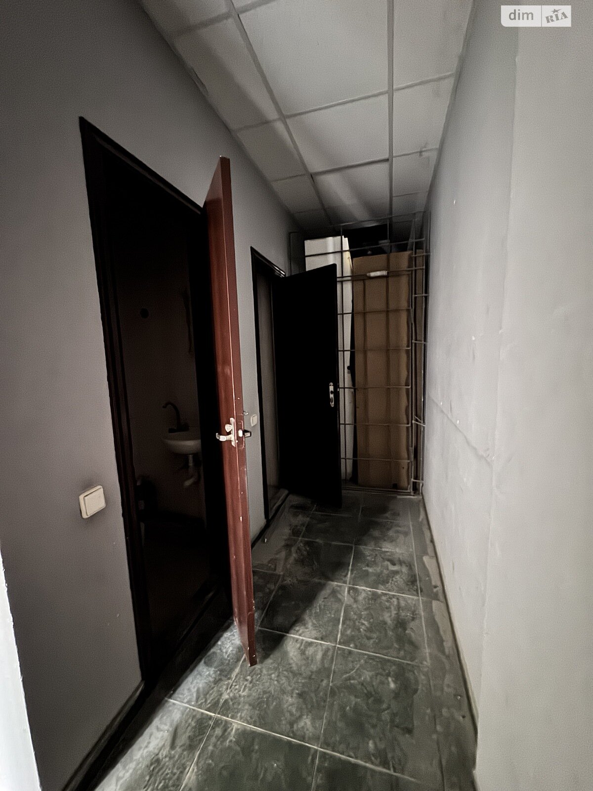 Коммерческое помещение в Киеве, продажа по Геннадия Афанасьева (Константина Заслонова) улица 13А, район Новая Дарница, цена: 170 000 долларов за объект фото 1 Коммерческое помещение в Киеве, продажа по Геннадия Афанасьева (Константина Заслонова) улица 13А, район Новая Дарница, цена: 170 000 долларов за объект фото 1