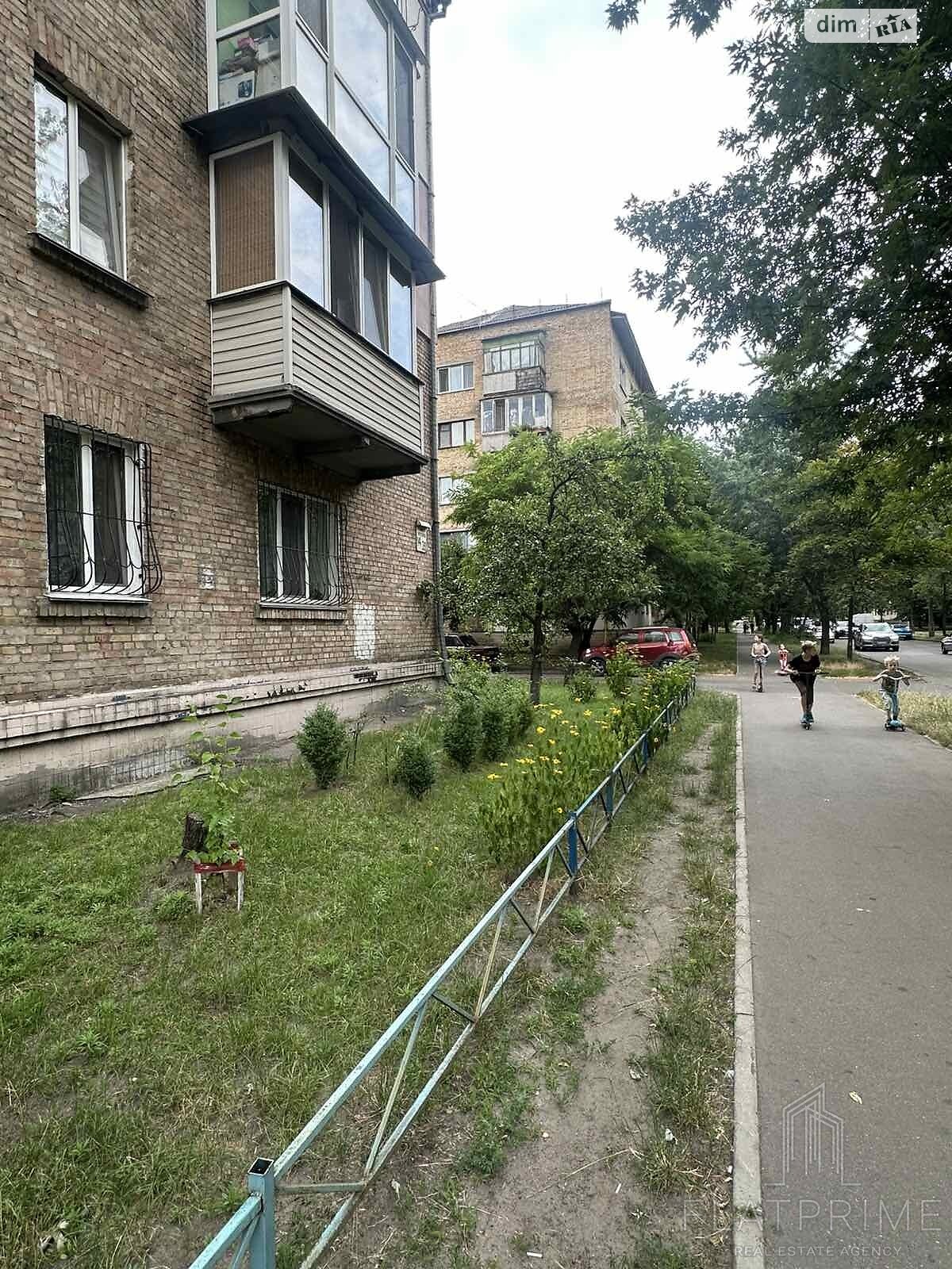 Коммерческое помещение в Киеве, продажа по Сентябрьская улица 14/39, район Новая Дарница, цена: 56 500 долларов за объект фото 1 Коммерческое помещение в Киеве, продажа по Сентябрьская улица 14/39, район Новая Дарница, цена: 56 500 долларов за объект фото 1