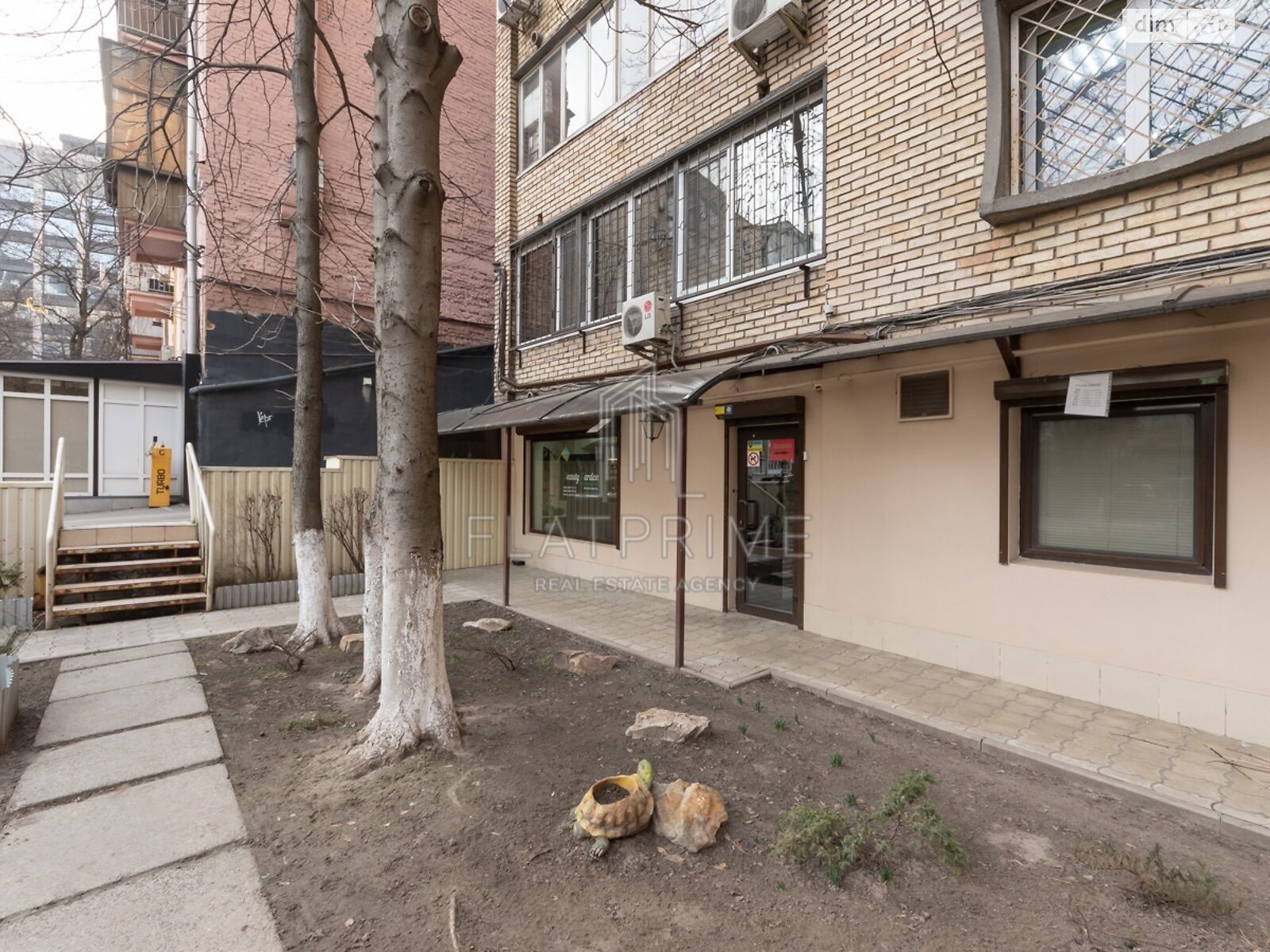 Комерційне приміщення в Києві, продаж по Саксаганського вулиця 45, район Нова забудова, ціна: 250 000 доларів за об’єкт фото 1 Комерційне приміщення в Києві, продаж по Саксаганського вулиця 45, район Нова забудова, ціна: 250 000 доларів за об’єкт фото 1
