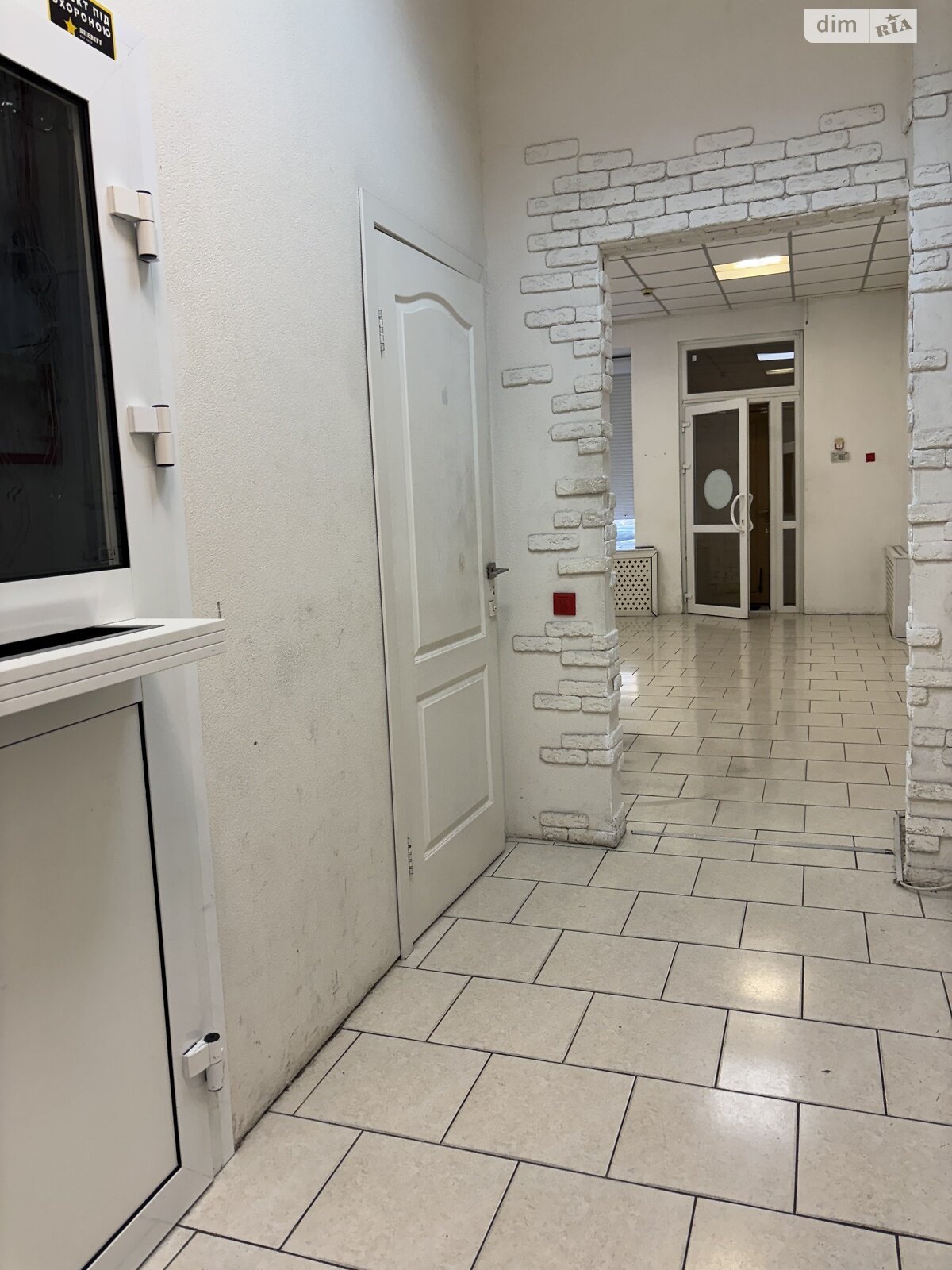 Коммерческое помещение в Киеве, продажа по Владимирская улица 81А, район Новое строение, цена: 179 113 долларов за объект фото 1