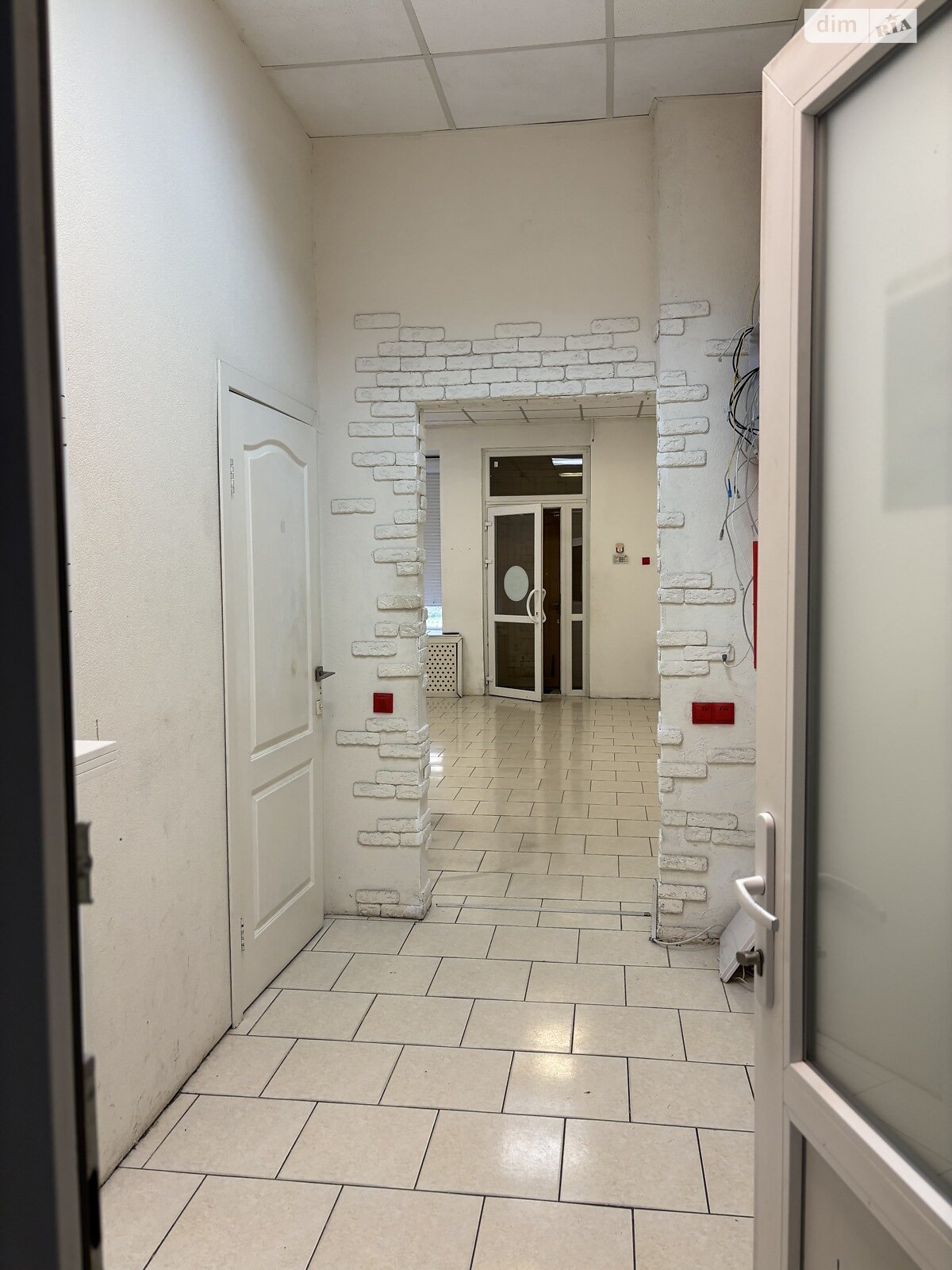 Коммерческое помещение в Киеве, продажа по Владимирская улица 81А, район Новое строение, цена: 179 113 долларов за объект фото 1