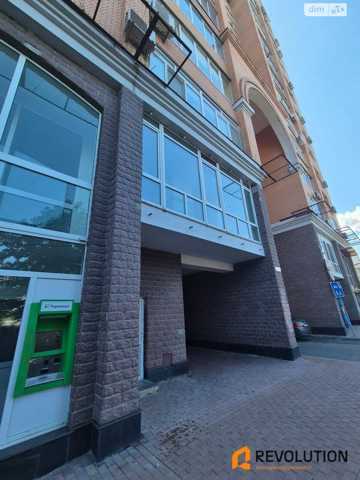 Коммерческое помещение в Киеве, продажа по Владимира Ивасюка проспект, район Оболонь, цена: 335 000 долларов за объект фото 1 Коммерческое помещение в Киеве, продажа по Владимира Ивасюка проспект, район Оболонь, цена: 335 000 долларов за объект фото 1