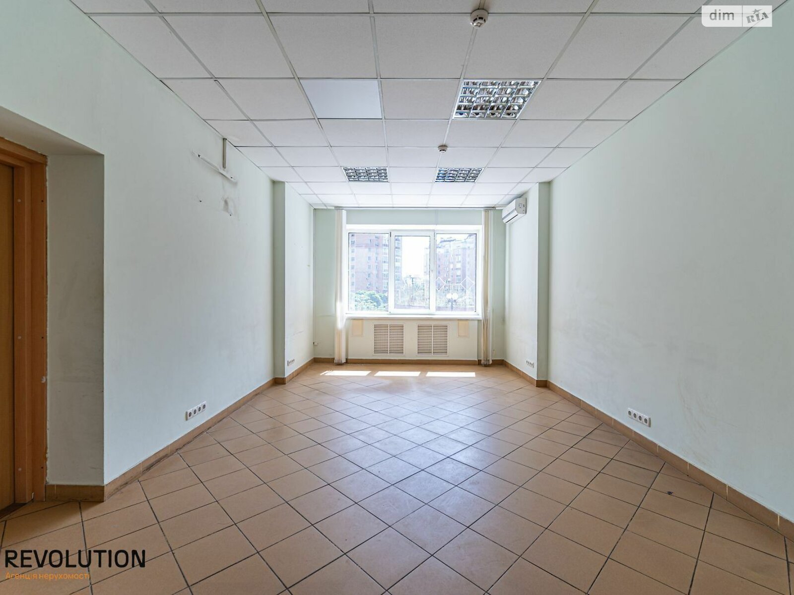 Коммерческое помещение в Киеве, продажа по Владимира Ивасюка проспект, район Оболонь, цена: 335 000 долларов за объект фото 1 Коммерческое помещение в Киеве, продажа по Владимира Ивасюка проспект, район Оболонь, цена: 335 000 долларов за объект фото 1