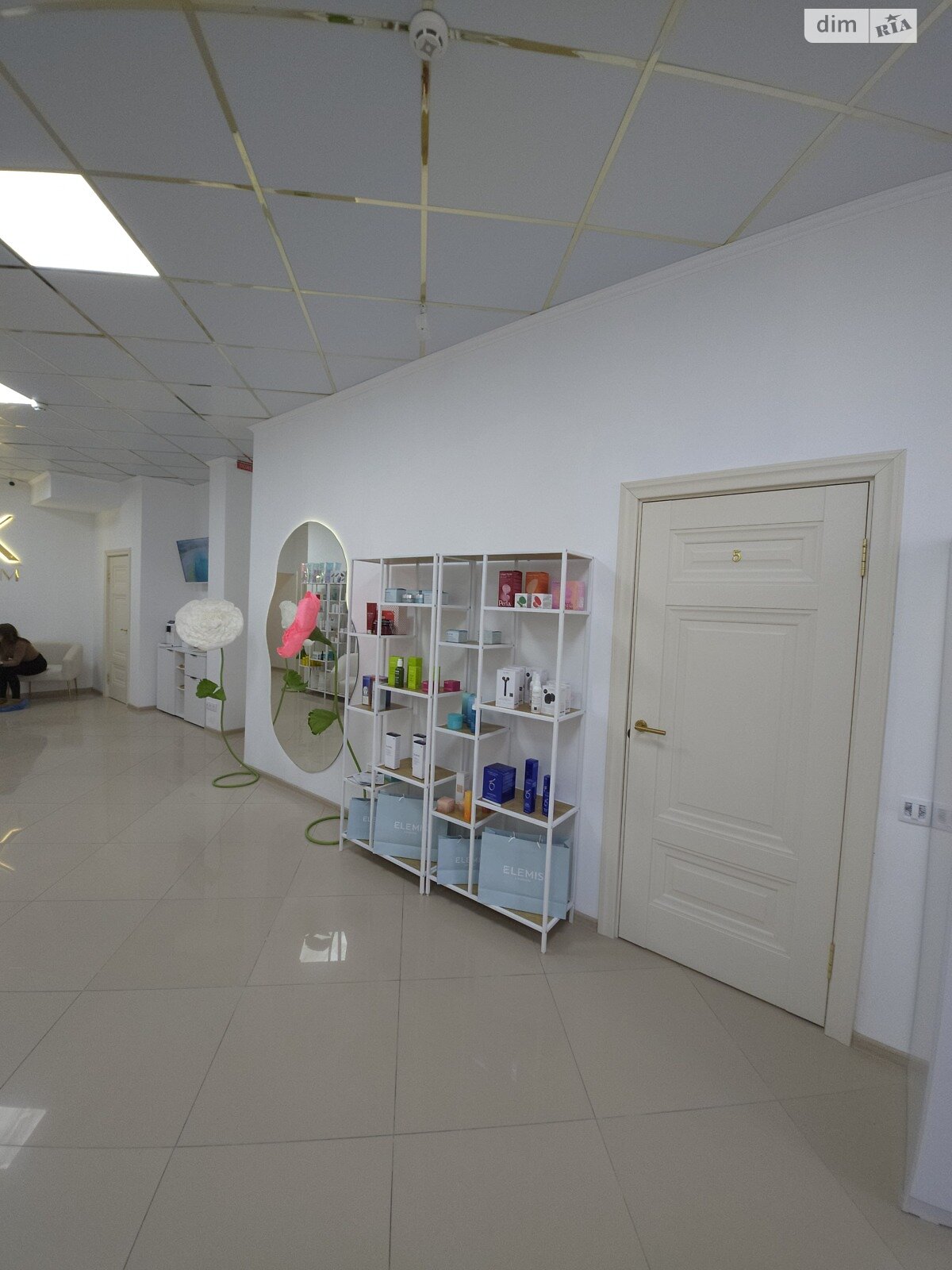 Комерційне приміщення в Києві, продаж по Дніпровська набережна 26Б, район Осокорки, ціна: 230 000 доларів за об’єкт фото 1 Комерційне приміщення в Києві, продаж по Дніпровська набережна 26Б, район Осокорки, ціна: 230 000 доларів за об’єкт фото 1