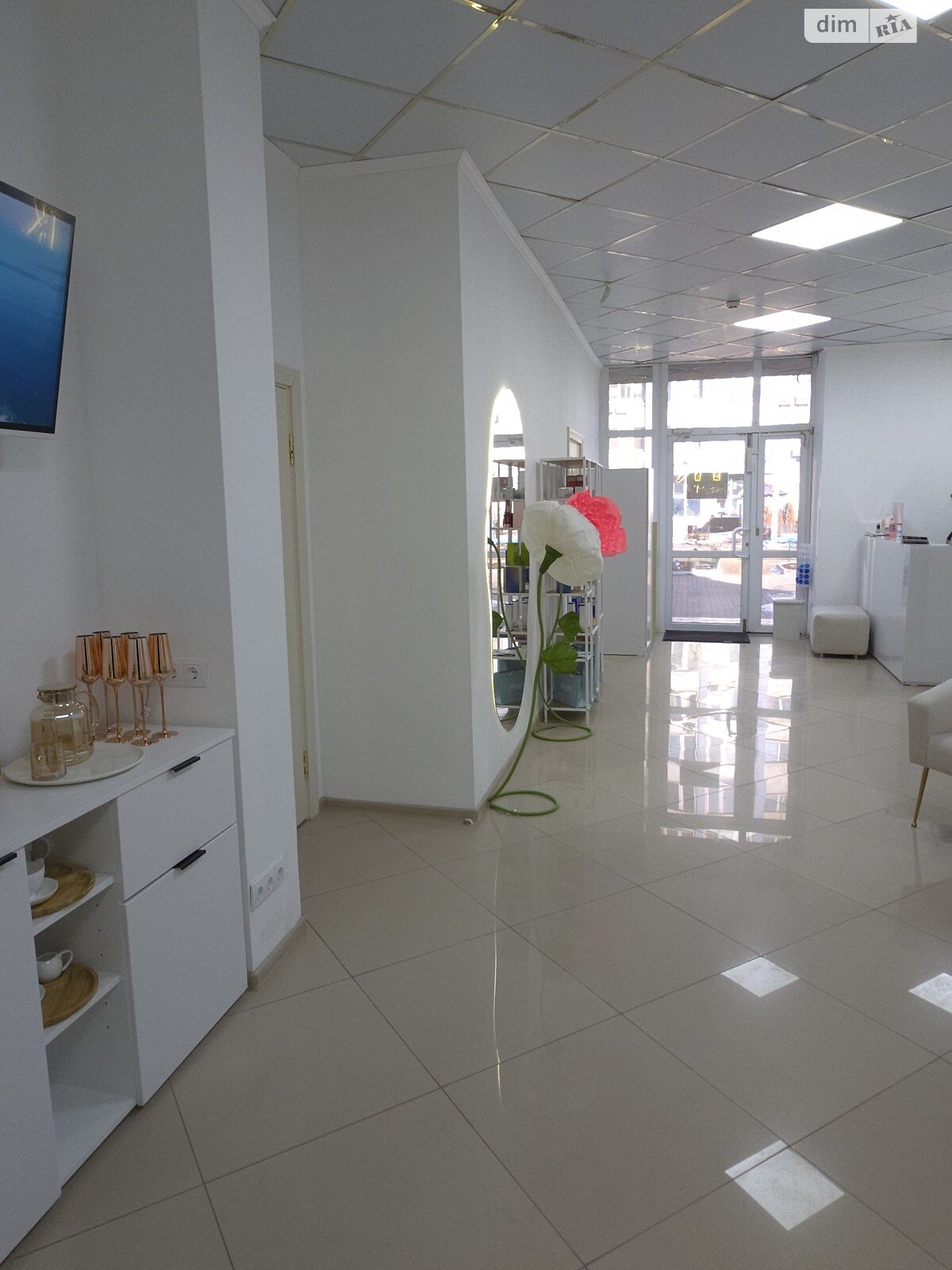 Комерційне приміщення в Києві, продаж по Дніпровська набережна 26Б, район Осокорки, ціна: 230 000 доларів за об’єкт фото 1 Комерційне приміщення в Києві, продаж по Дніпровська набережна 26Б, район Осокорки, ціна: 230 000 доларів за об’єкт фото 1