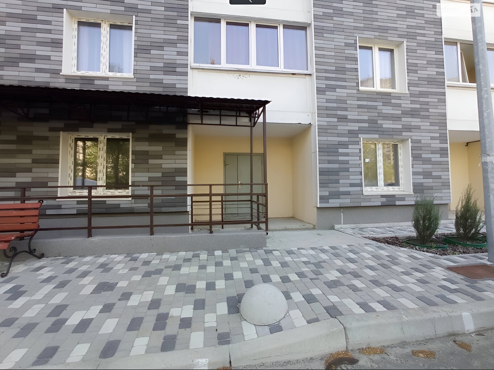 Комерційне приміщення в Києві, продаж по Ревуцького вулиця 54А, район Осокорки, ціна: 105 000 доларів за об’єкт фото 1 Комерційне приміщення в Києві, продаж по Ревуцького вулиця 54А, район Осокорки, ціна: 105 000 доларів за об’єкт фото 1