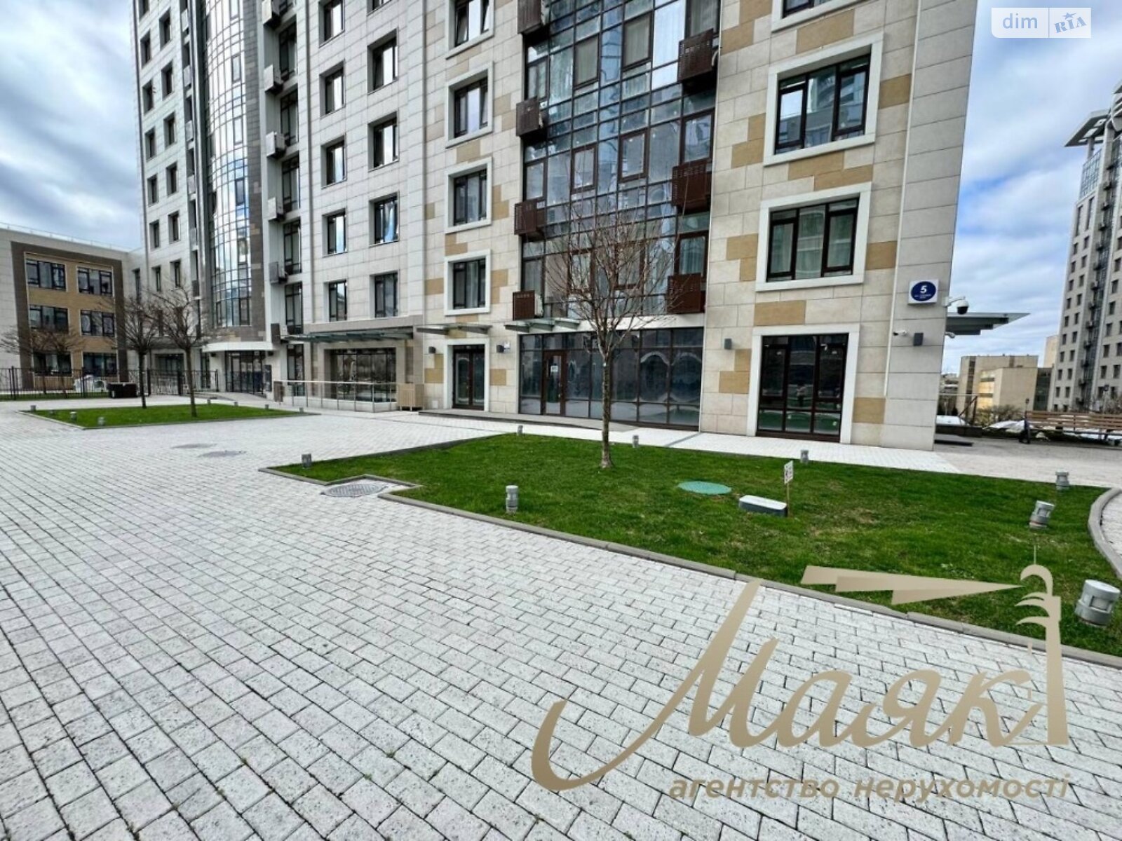 Коммерческое помещение в Киеве, продажа по Саперное Поле улица, район Печерский, цена: 496 000 долларов за объект фото 1 Коммерческое помещение в Киеве, продажа по Саперное Поле улица, район Печерский, цена: 496 000 долларов за объект фото 1