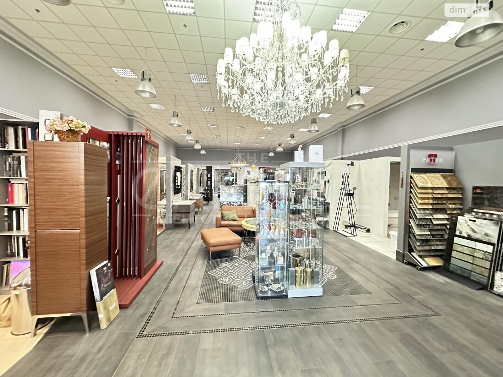 Коммерческое помещение в Киеве, продажа по Степана Бандеры проспект 6, район Петровка, цена: 285 000 долларов за объект фото 1 Коммерческое помещение в Киеве, продажа по Степана Бандеры проспект 6, район Петровка, цена: 285 000 долларов за объект фото 1