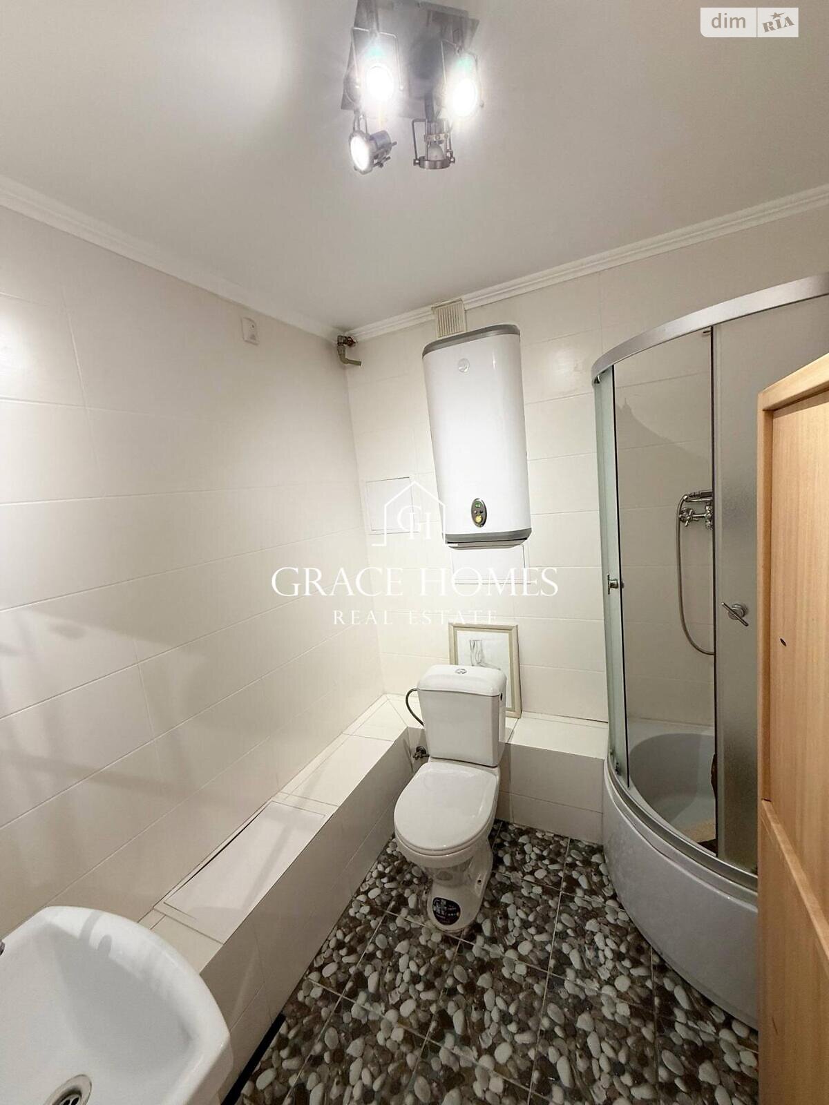 Коммерческое помещение в Киеве, продажа по Константиновская улица 63/12, район Подол, цена: 130 000 долларов за объект фото 1